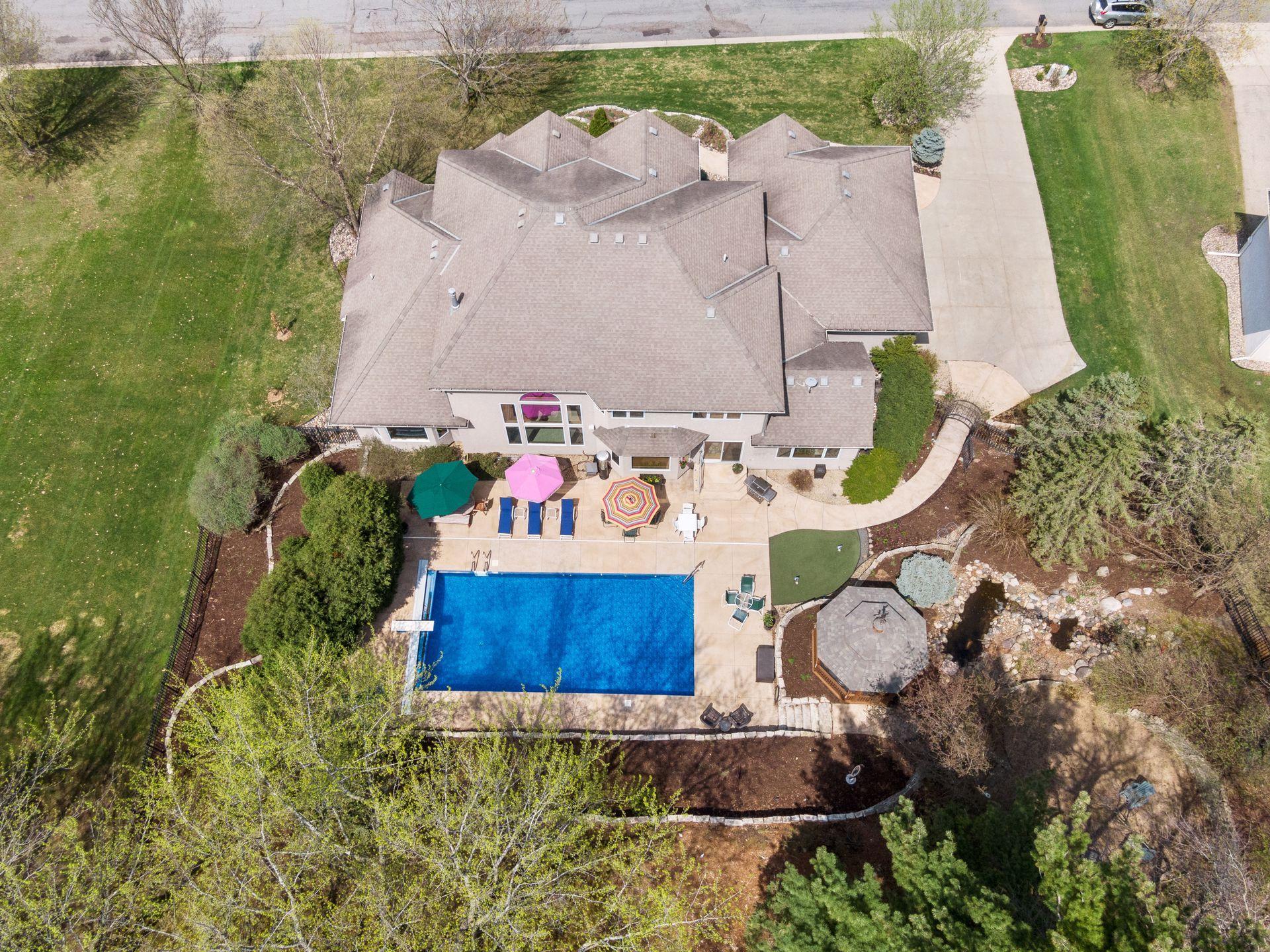 2030 Pine Ridge Dr, West Saint Paul, MN 55118