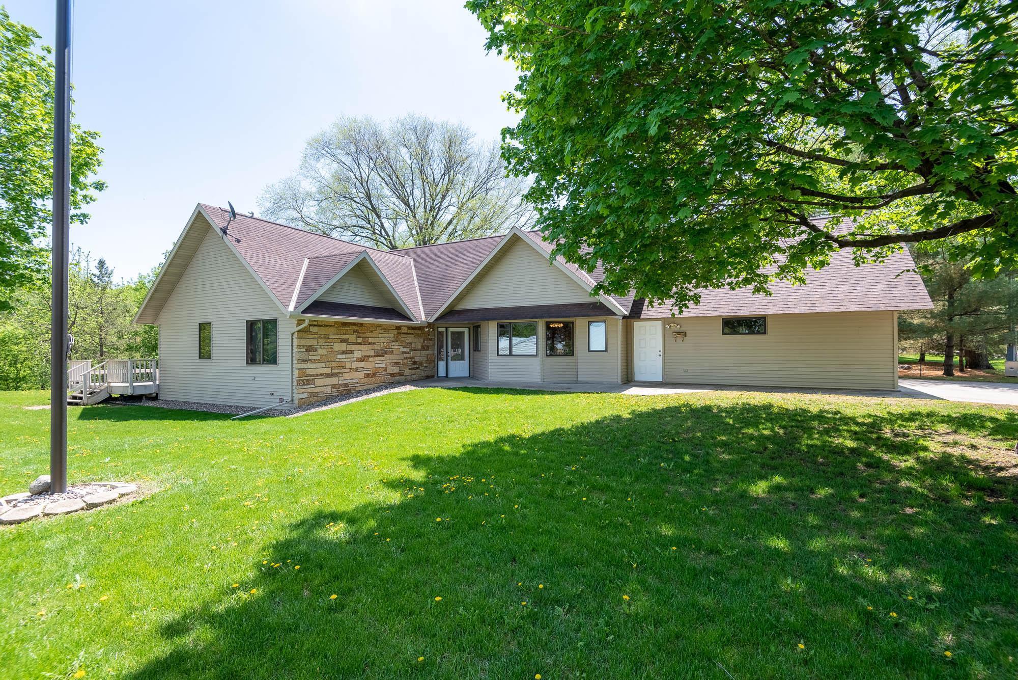 520 Rice St N, Kasota, MN 56050