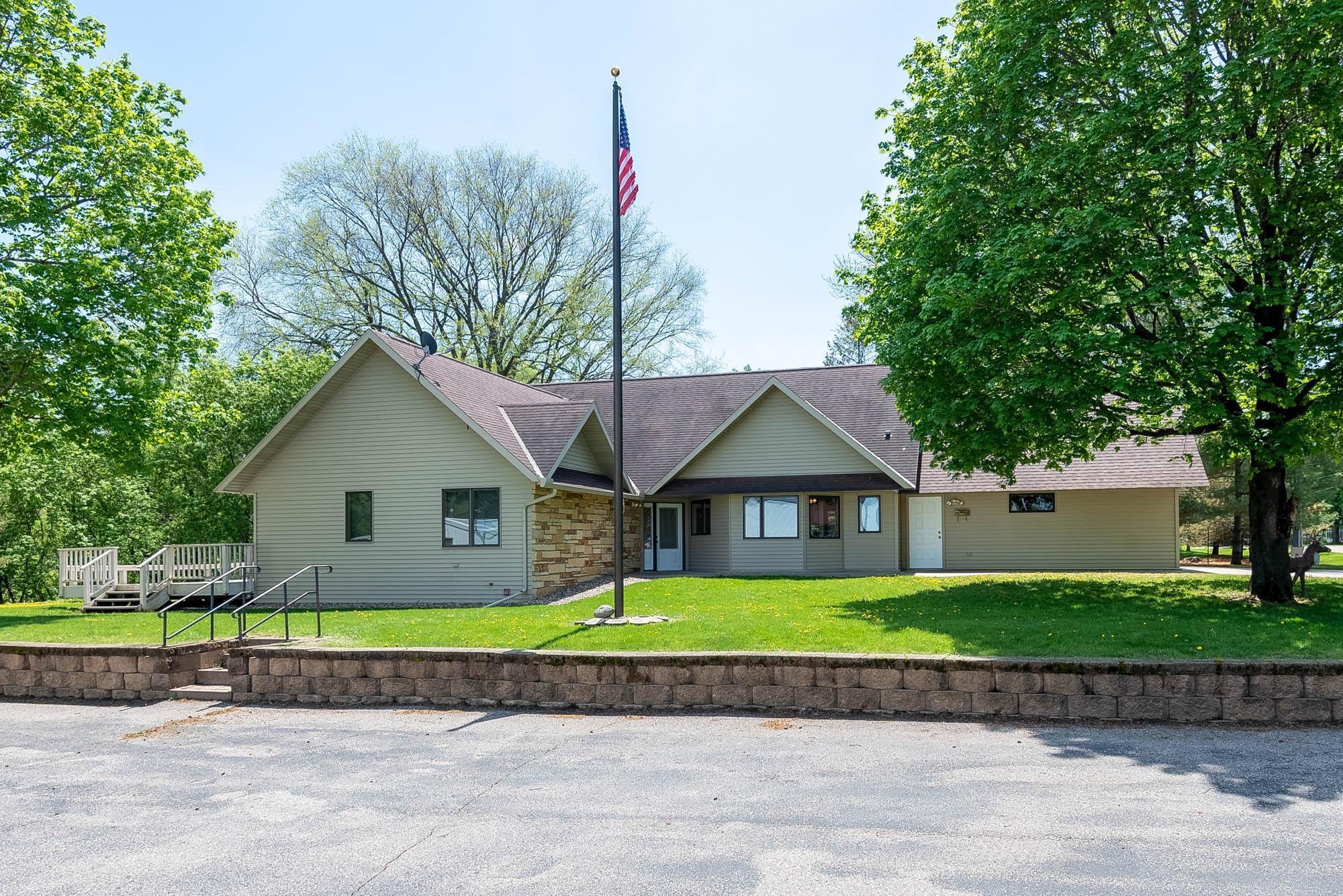 520 Rice St N, Kasota, MN 56050