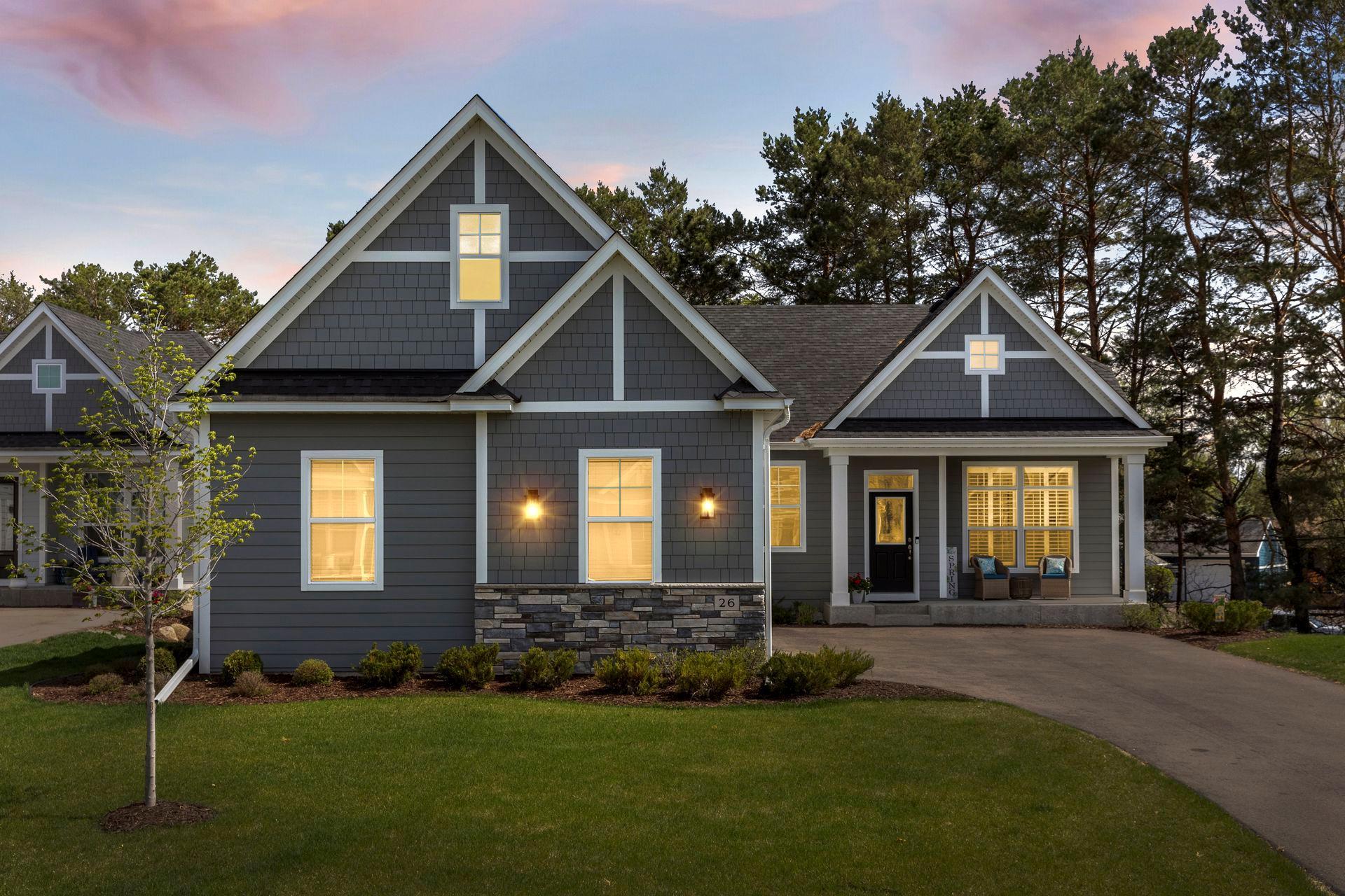 26 Summit Farm Ln, Gem Lake, MN 55110