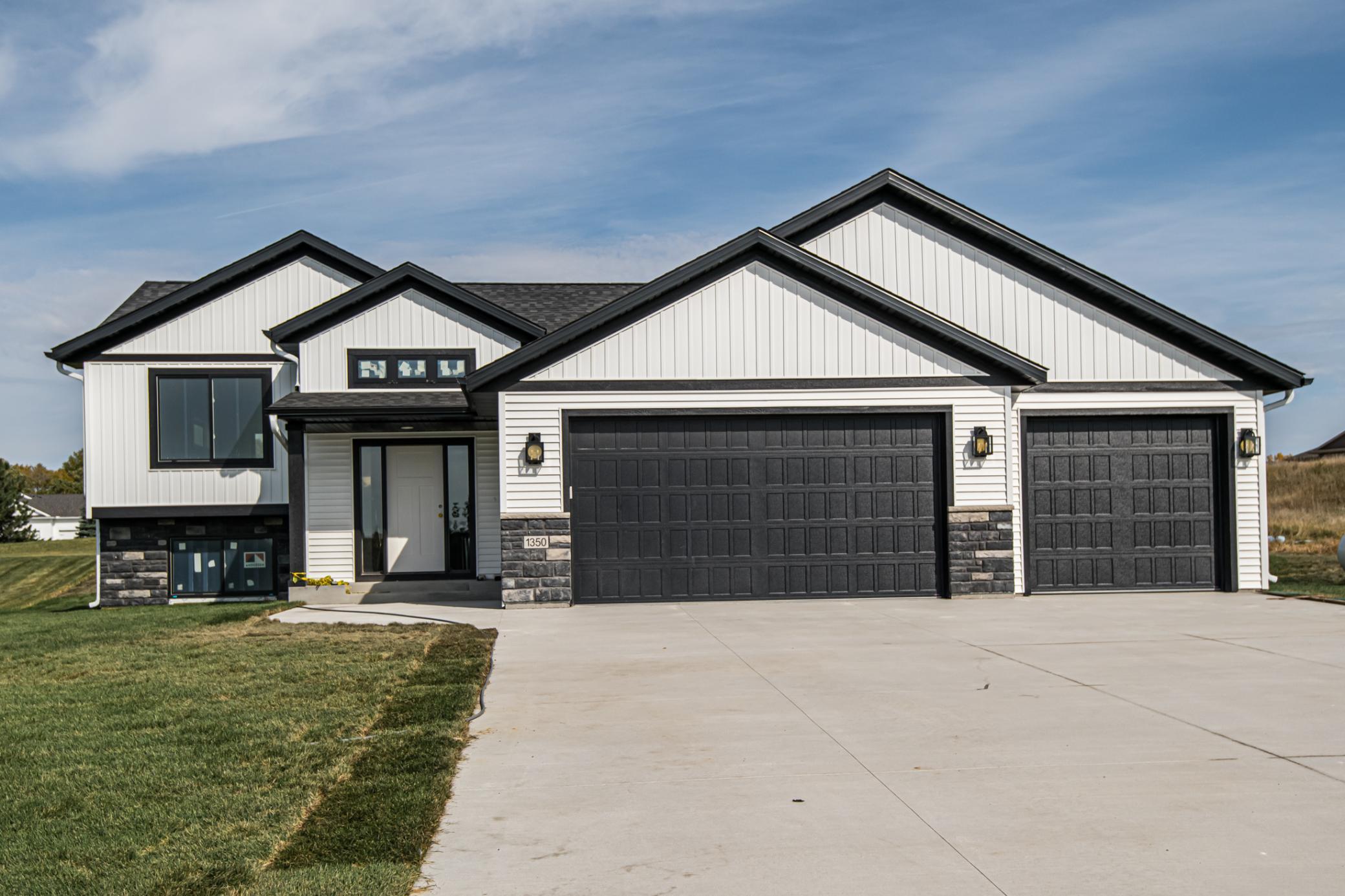 1350 River Bluff Rd SE, Mazeppa, MN 55956