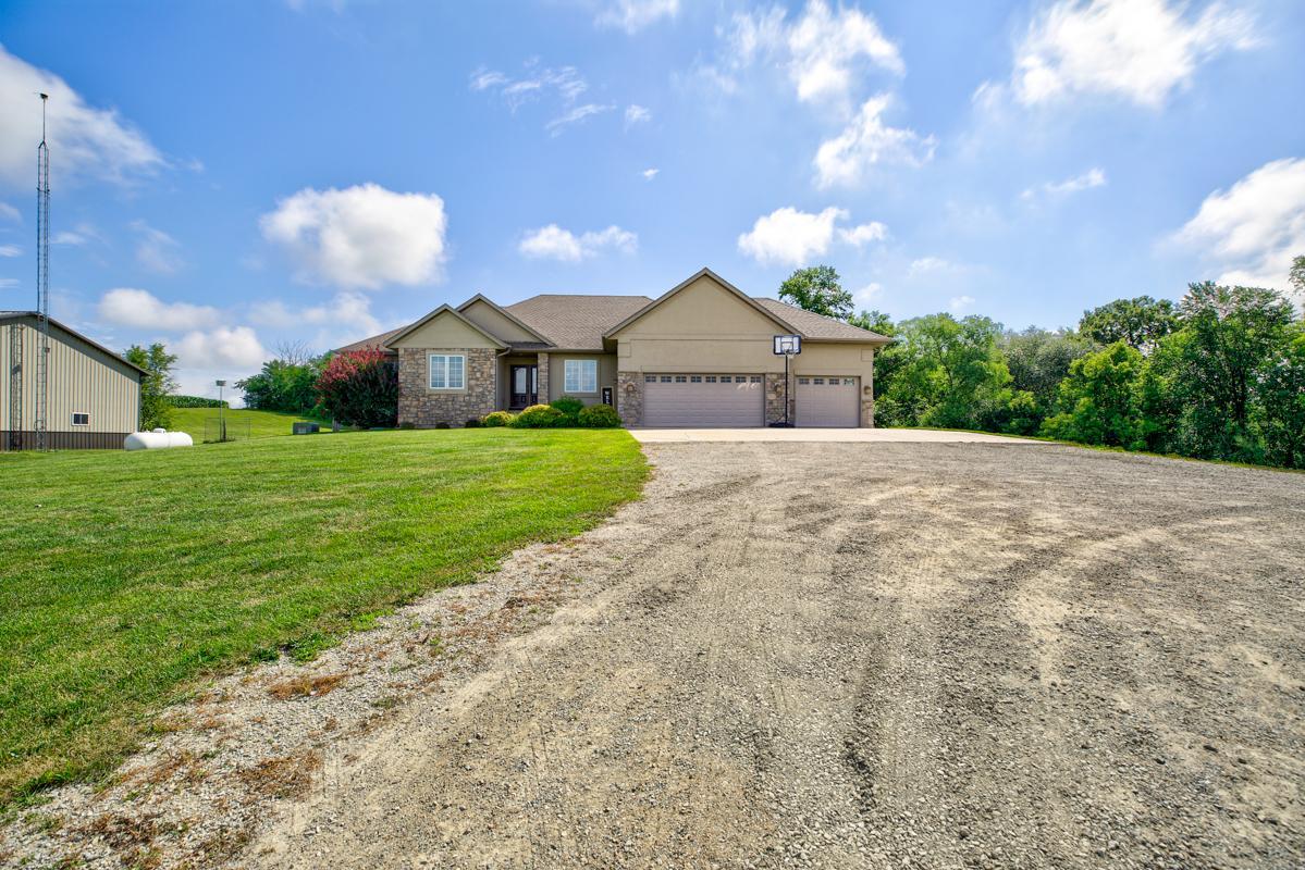 5374 270th St E, Medford, MN 55049