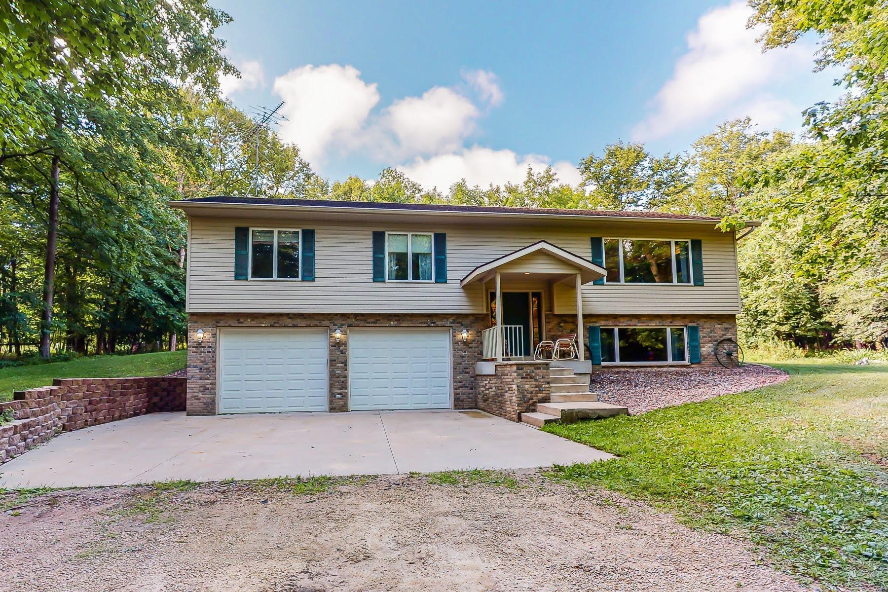 56672 412th Ave, Mazeppa, MN 55956