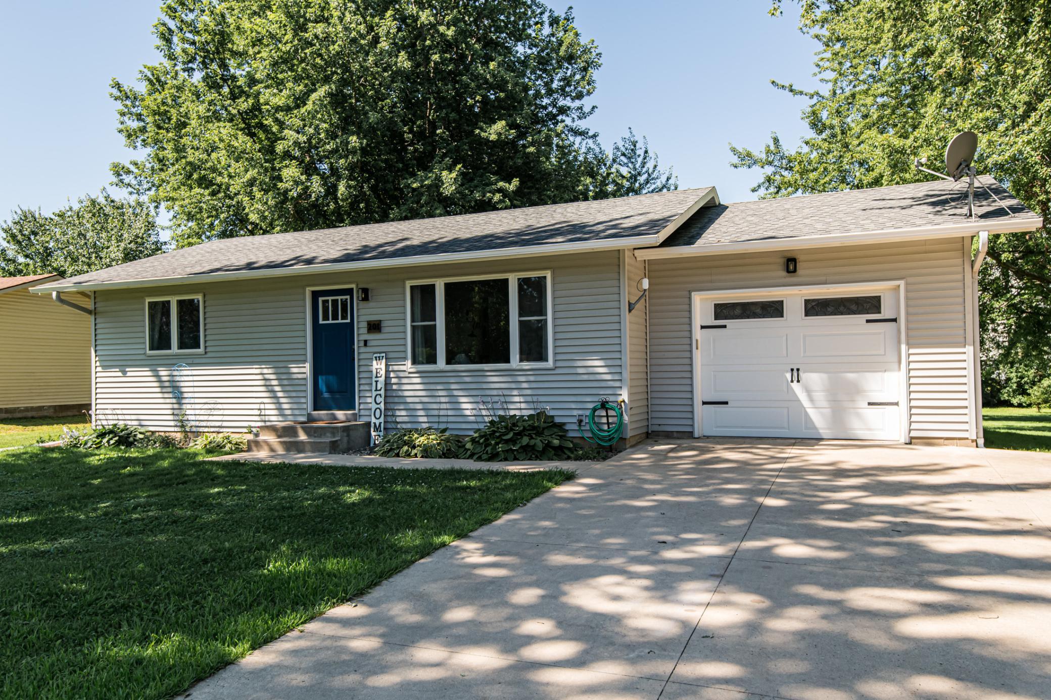 201 Harrison Ave SE, Racine, MN 55967