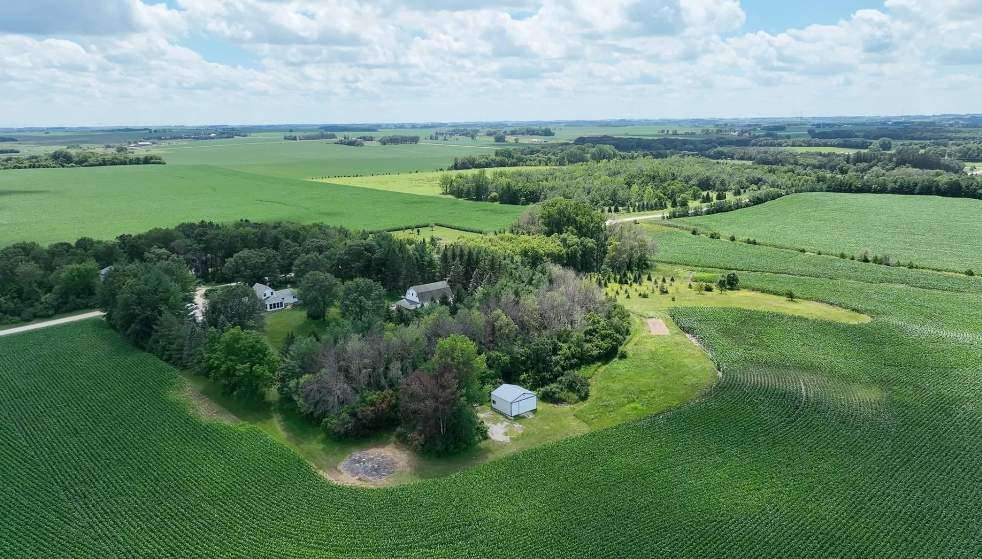 9325 80th St SW, Stewartville, MN 55976