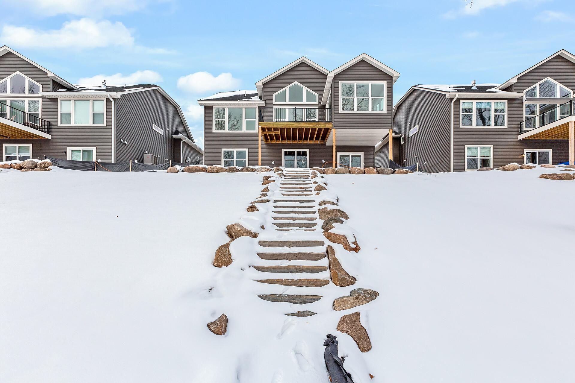 29211 Kenwood Way, Chisago City, MN 55013