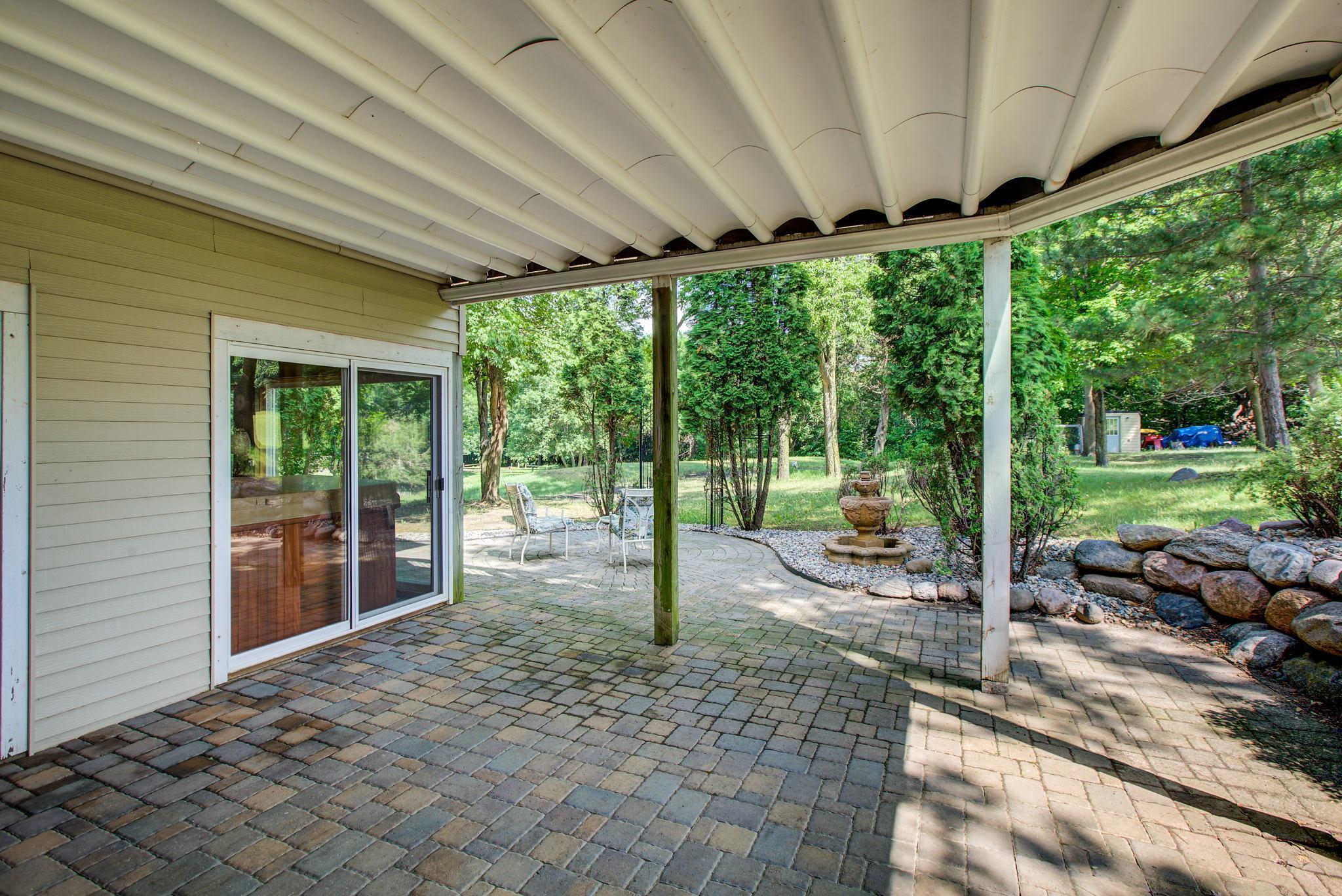 12210 Cattle Ln, Watertown, MN 55388