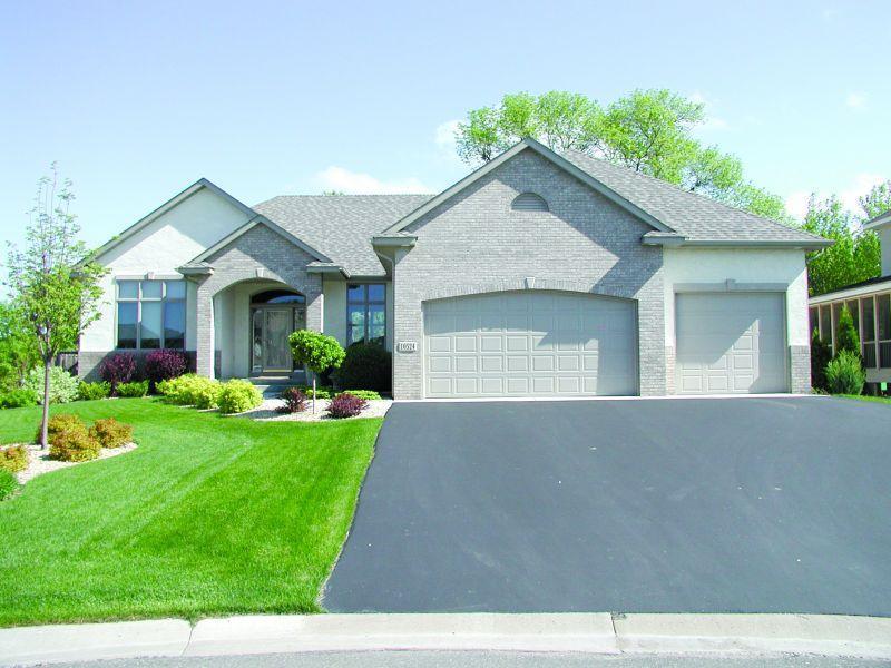 8375 Gatewater Dr, Monticello, MN 55362