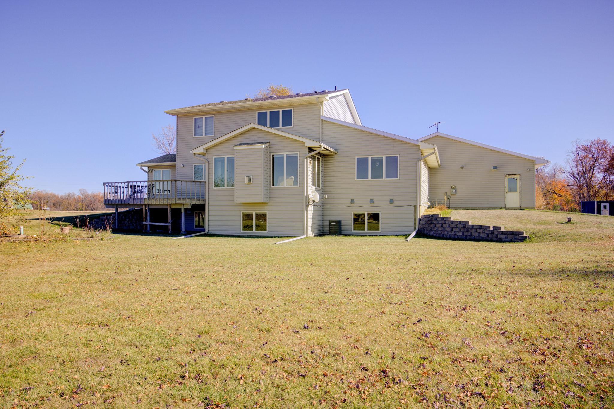 2750 Vega Ave, Mayer, MN 55360