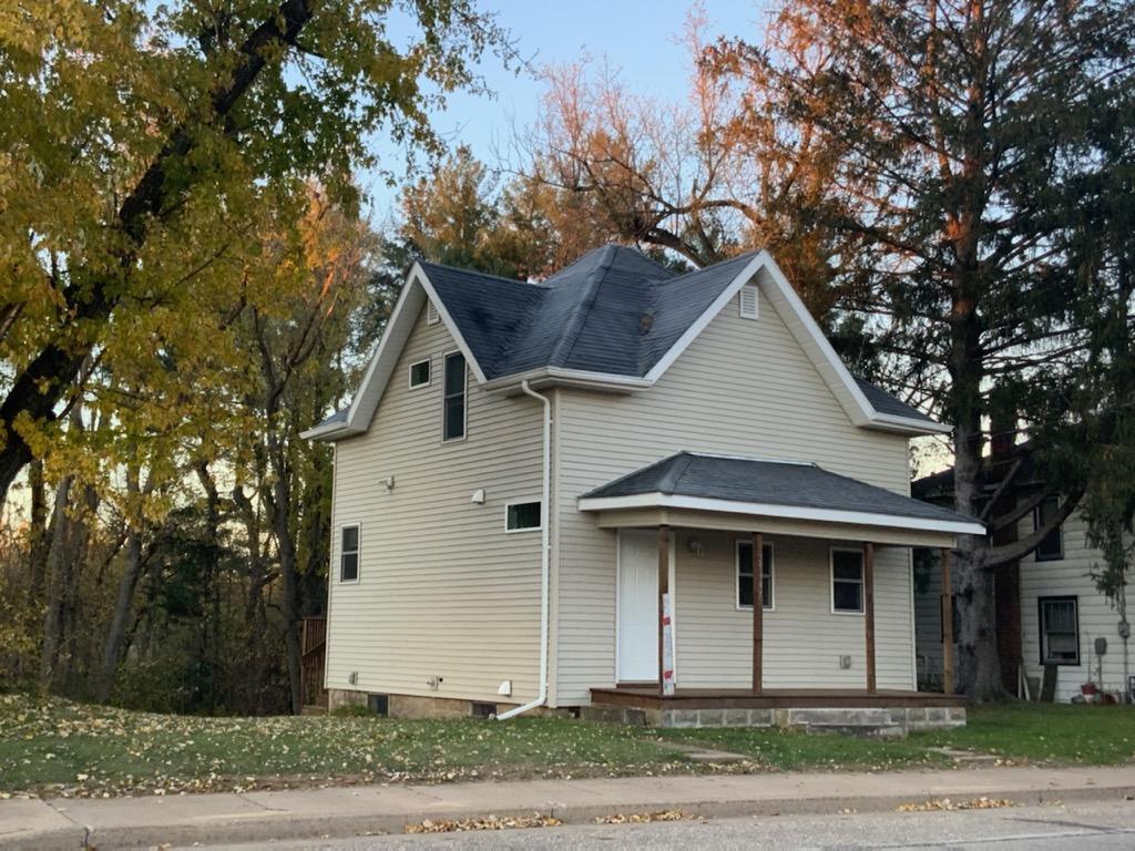 25997 E Mondovi St, Eleva, WI 54738