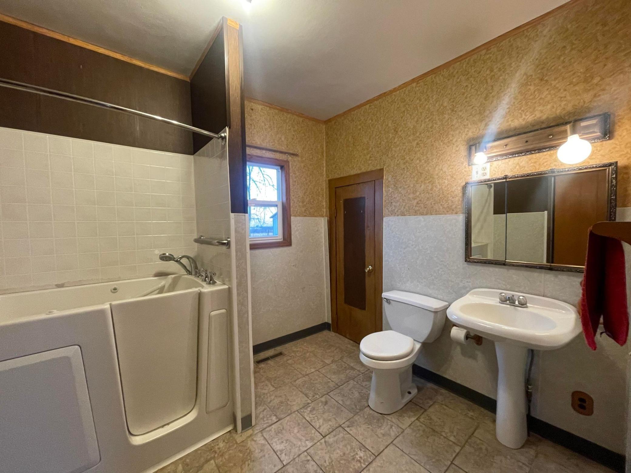 29987 County Road 5, Dakota, MN 55925