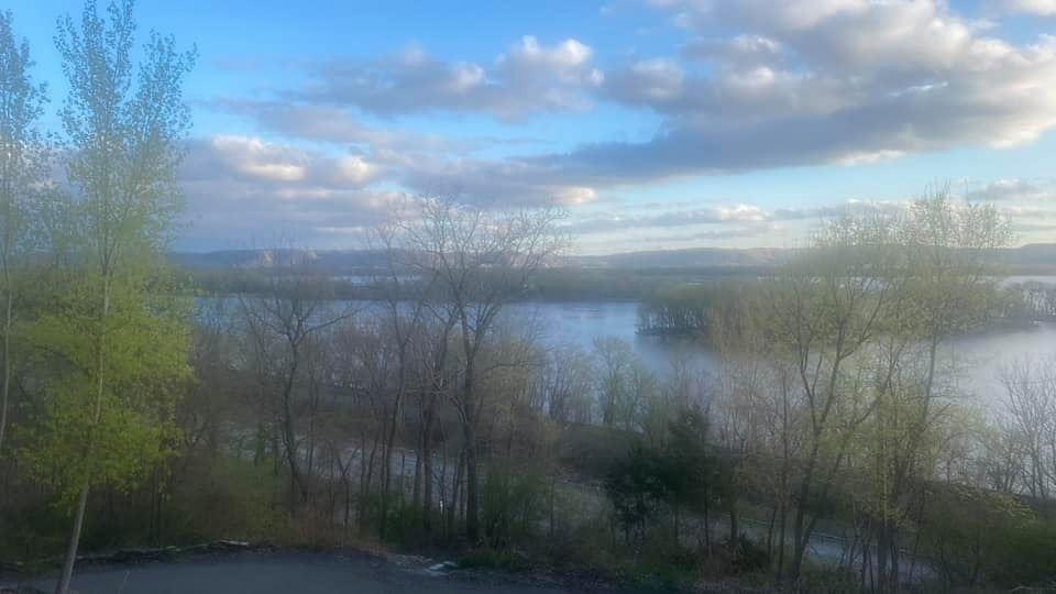 W744 State Road 35, Fountain City, WI 54629