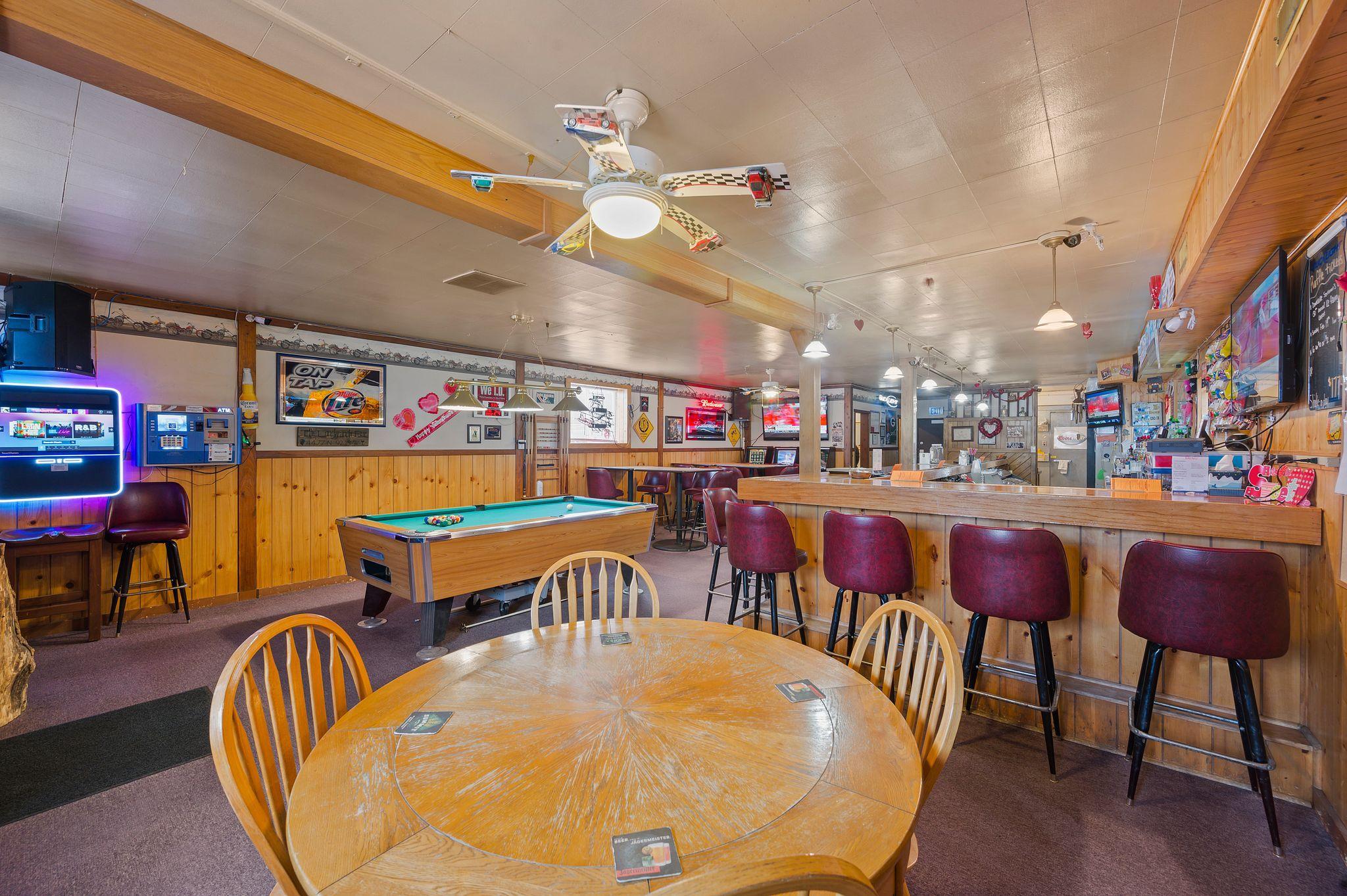 425 W Winter Ave, Elmwood, WI 54740