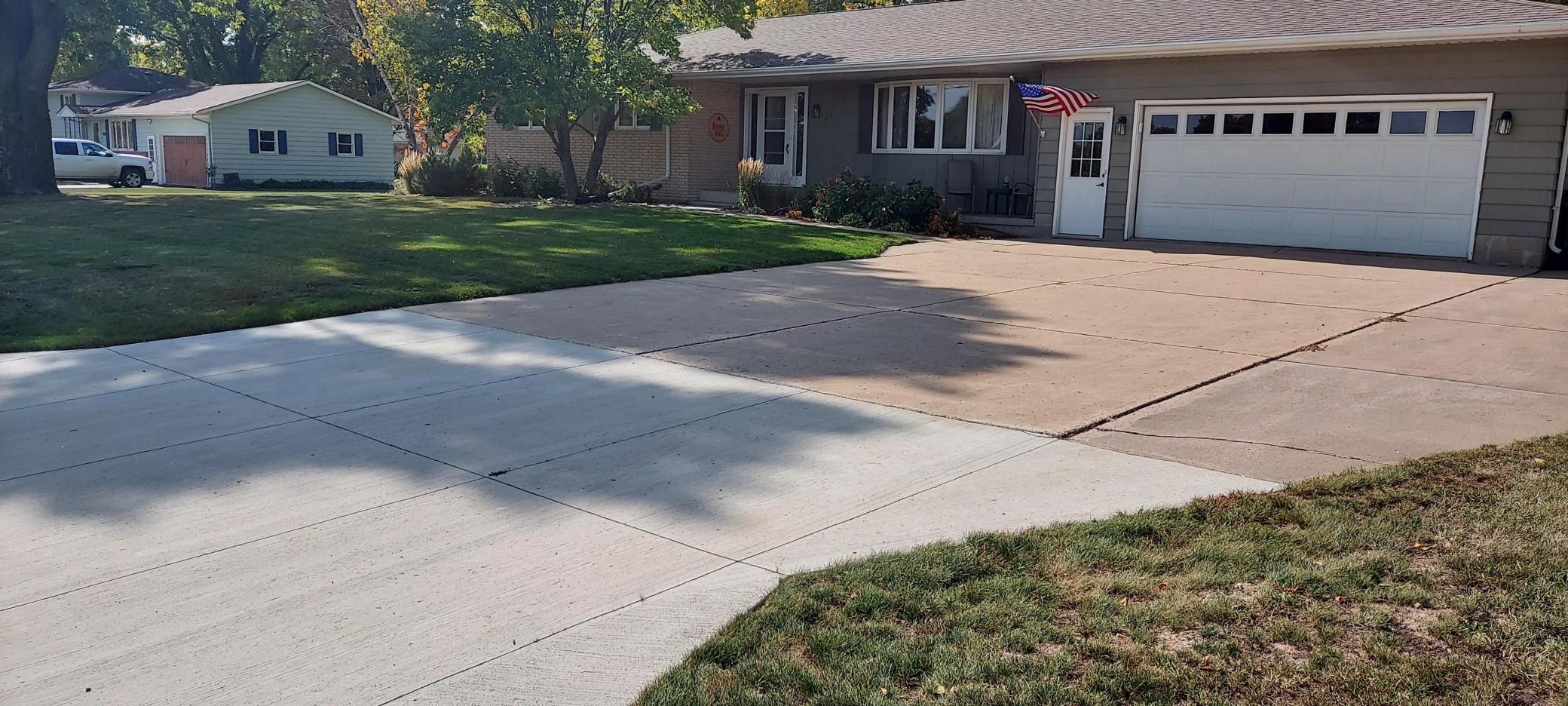 407 6th St N, Prinsburg, MN 56281