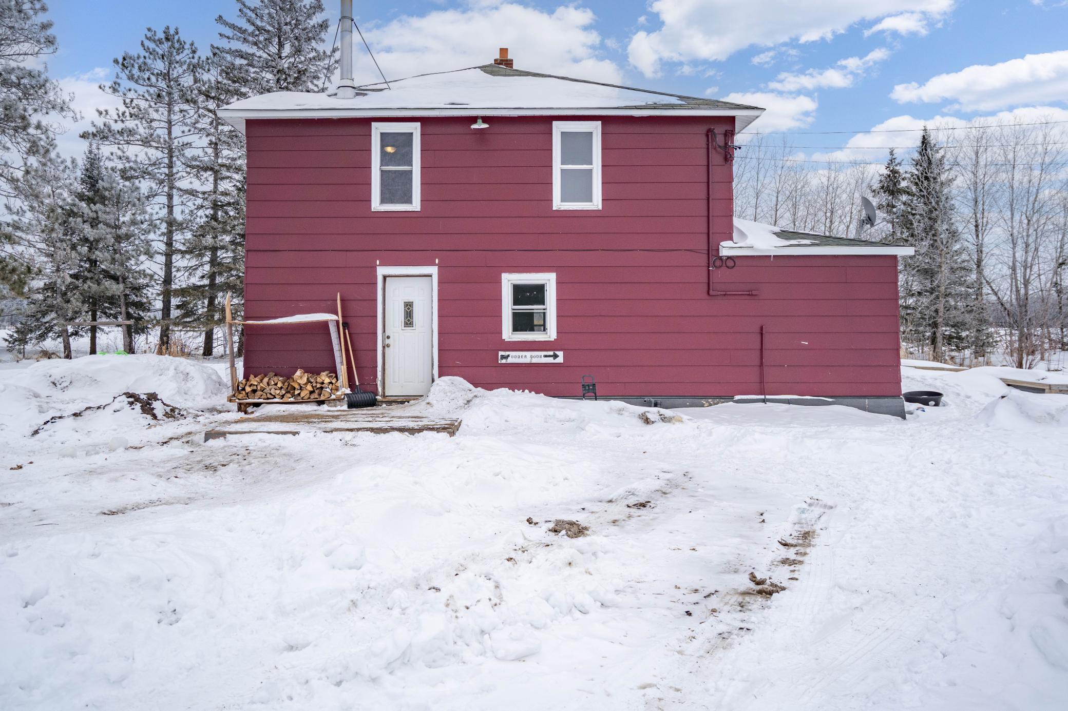 9398 Allavus Rd, Iron, MN 55751