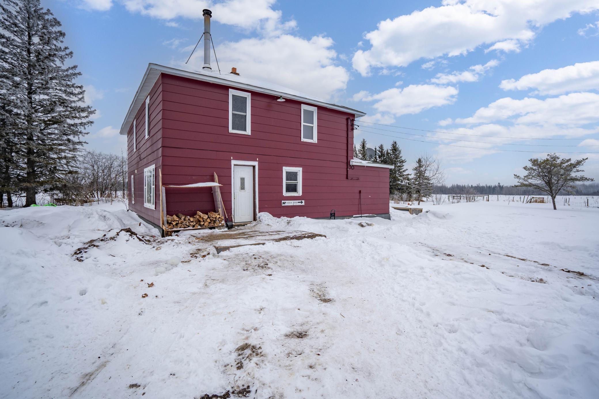 9398 Allavus Rd, Iron, MN 55751