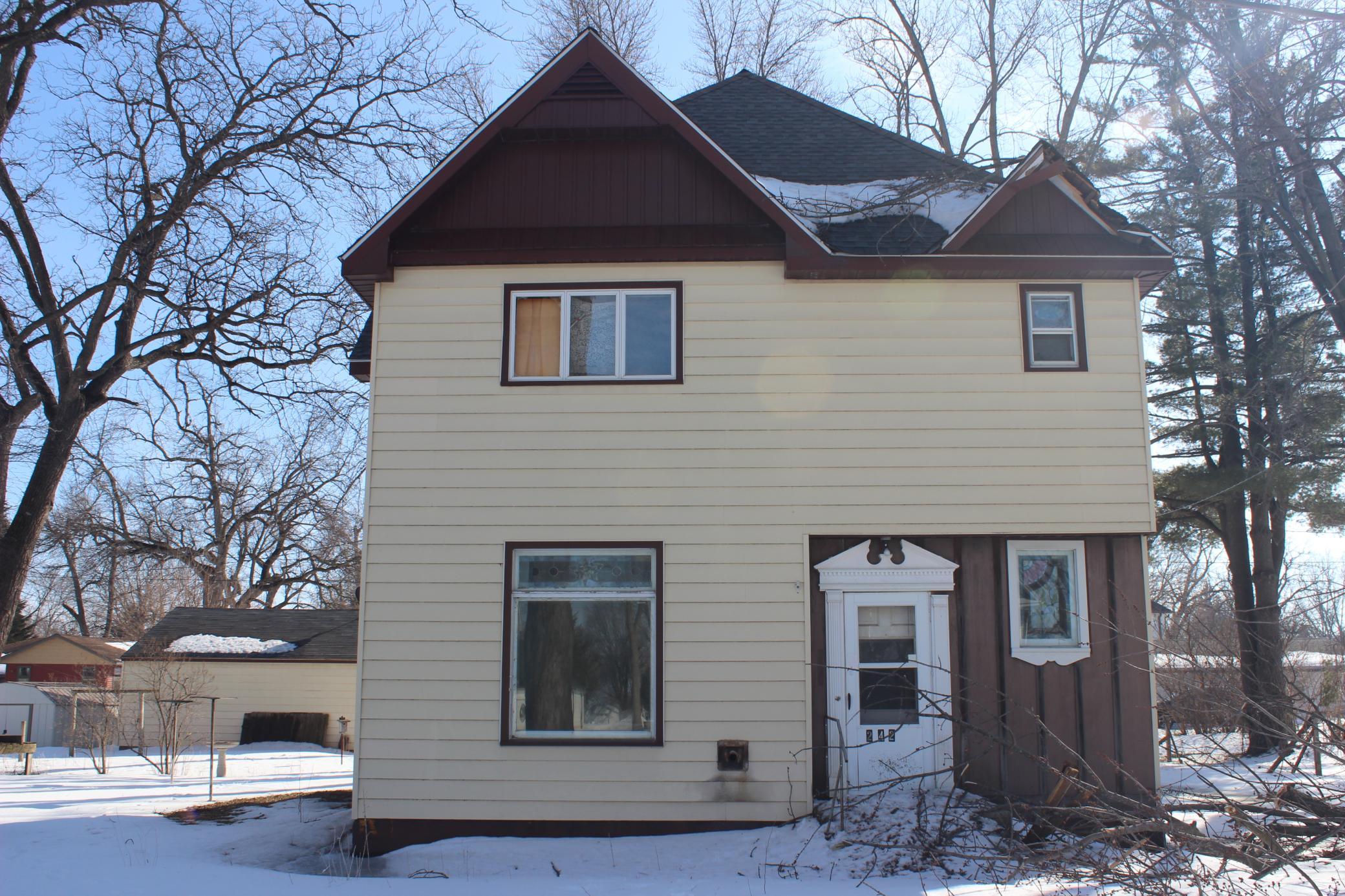 242 1st Ave NW, Winnebago, MN 56098