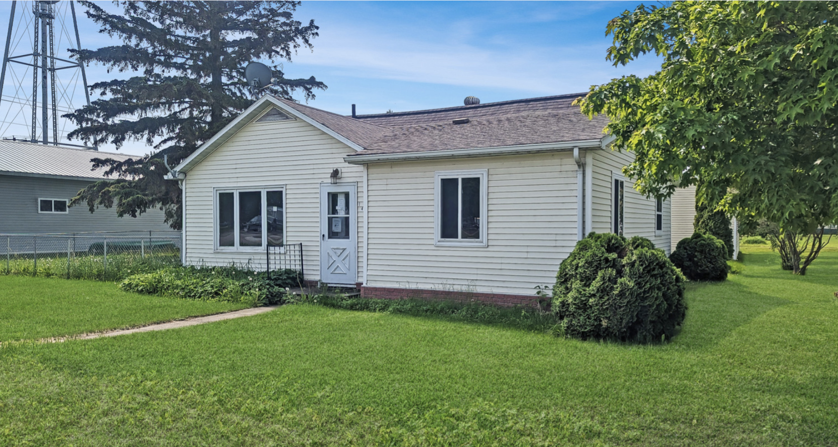 145 Central Ave W, Plummer, MN 56748