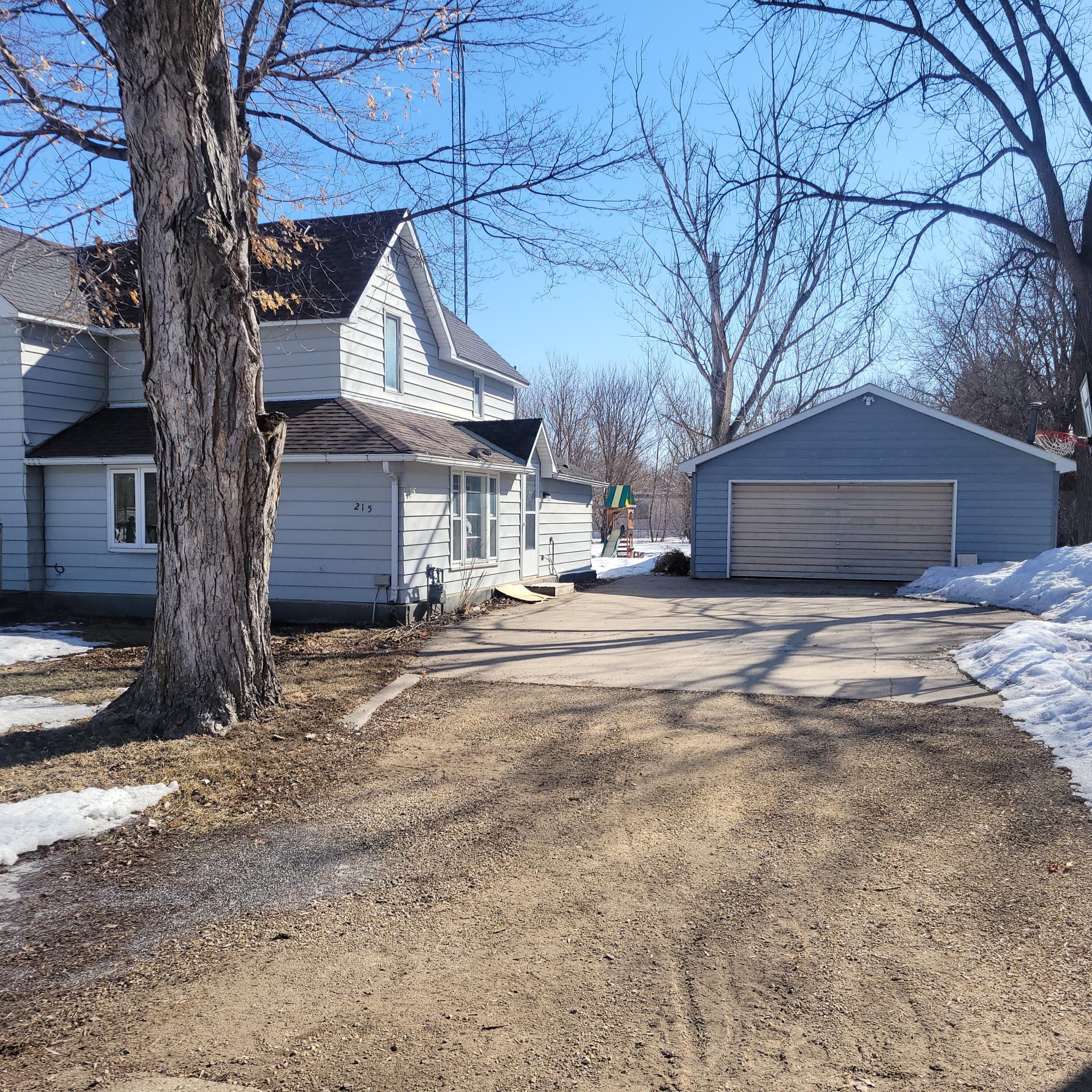 215 Cleveland St, Welcome, MN 56181
