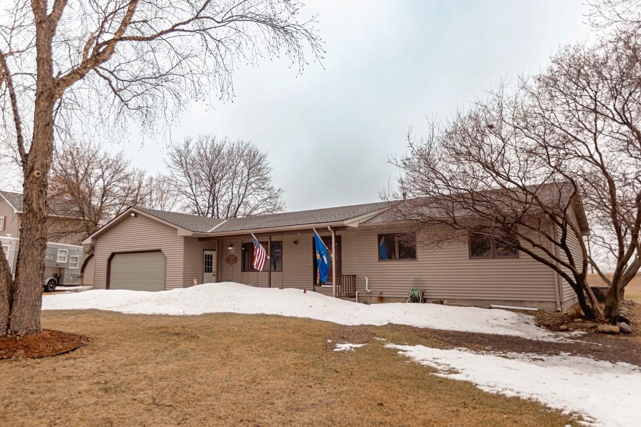 34933 Arrowood Dr, Kasota, MN 56050