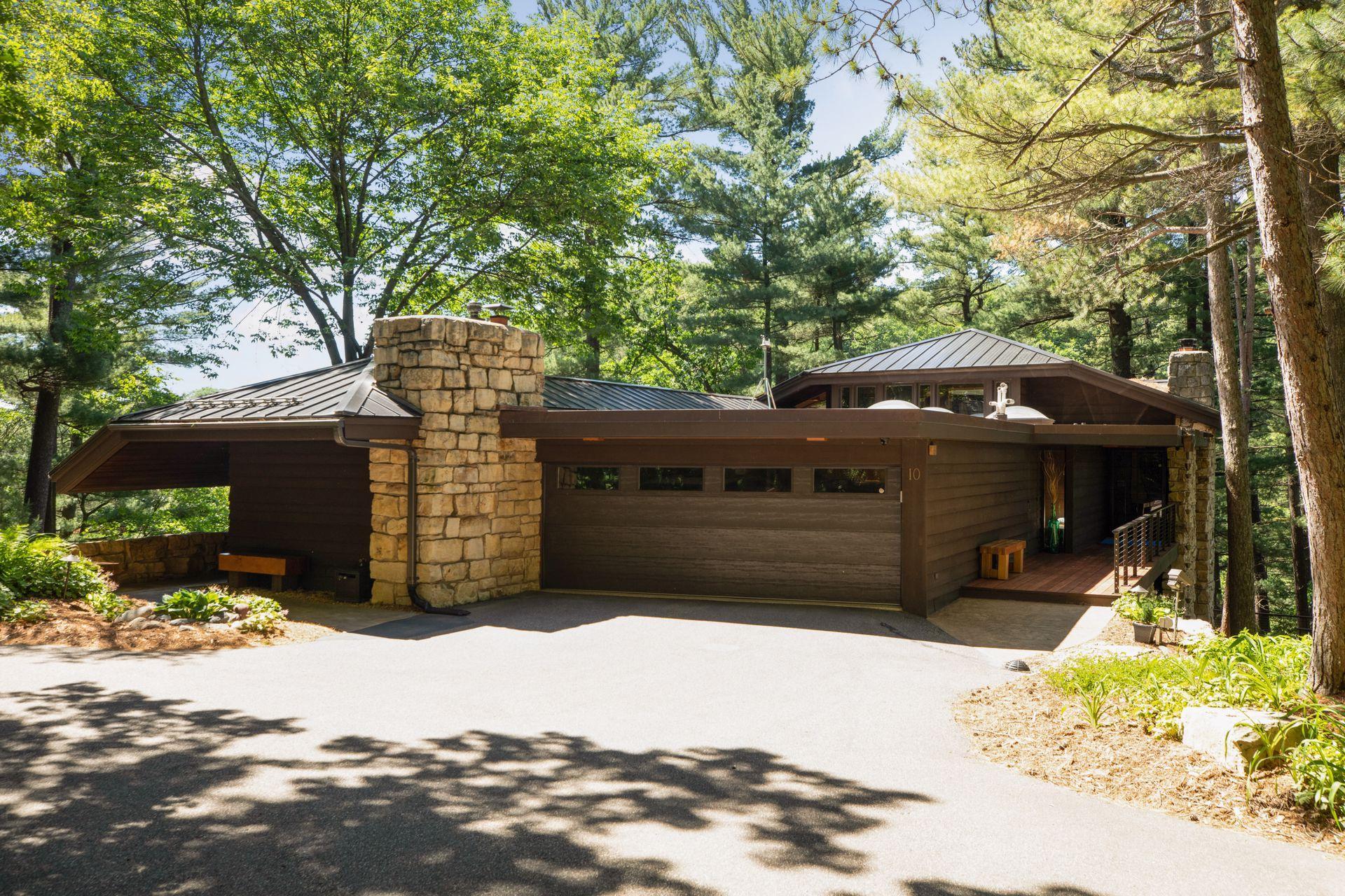 10 Coulee Ridge Rd, Afton, MN 55001