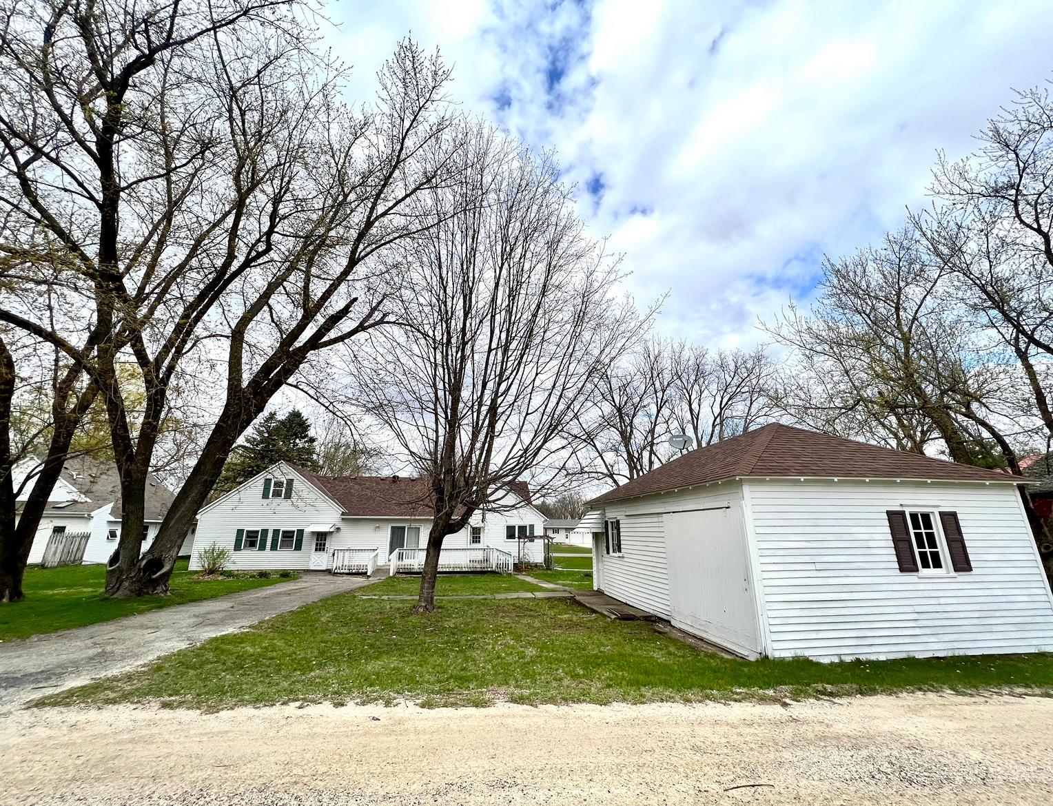 308 1st St NE, Racine, MN 55967