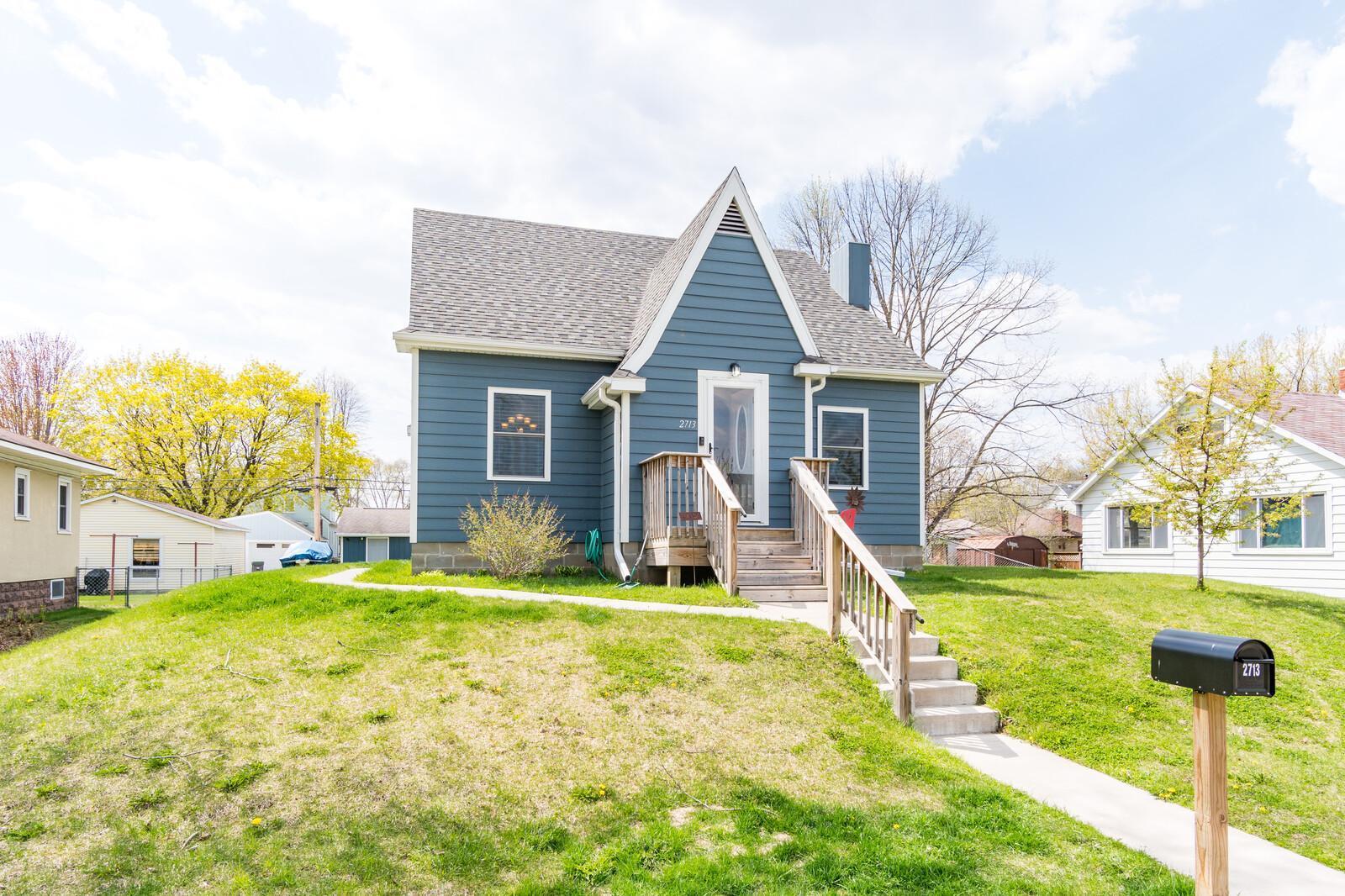 2713 Hamilton St, La Crosse, WI 54603