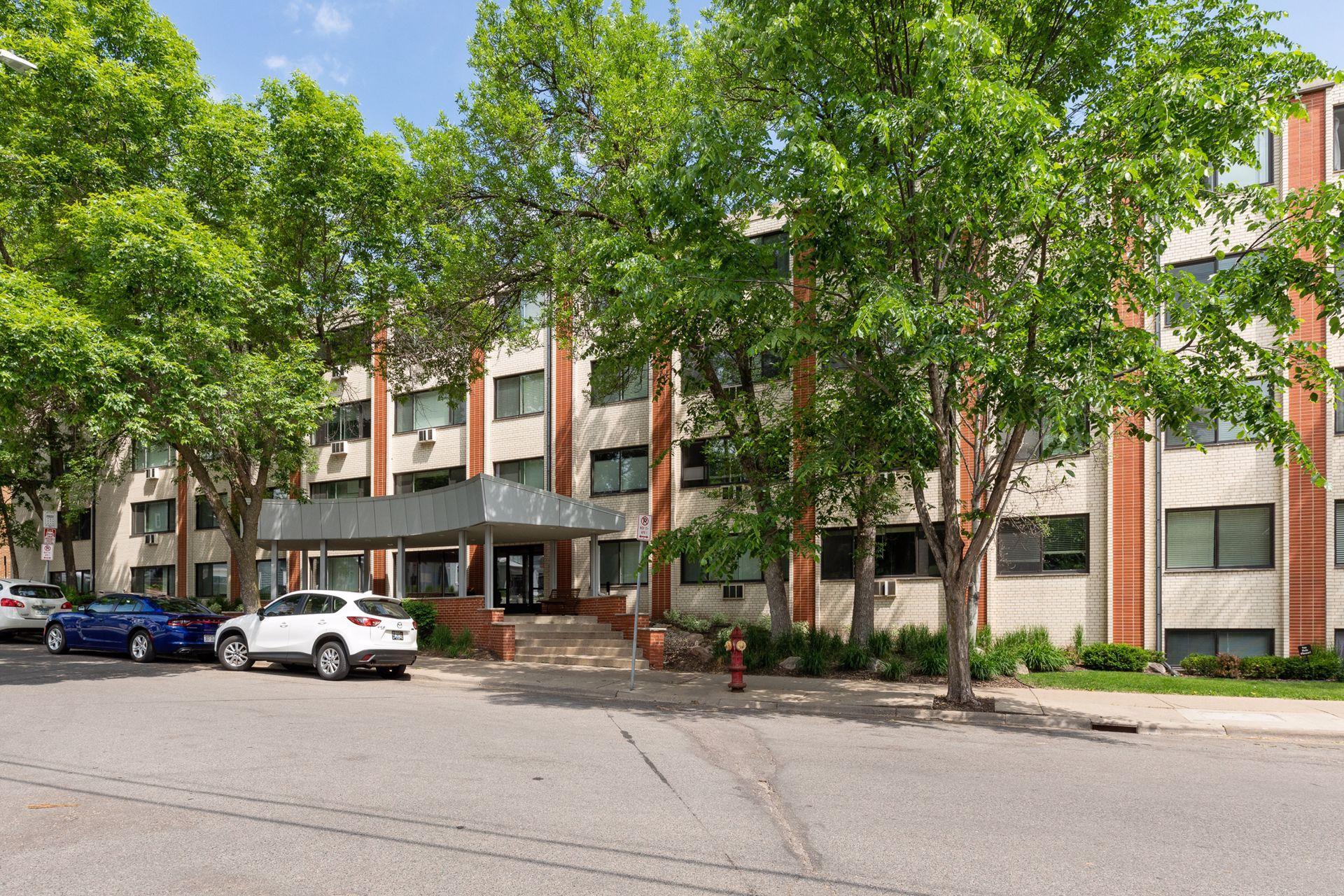2700 W 44th St #115, Minneapolis, MN 55410