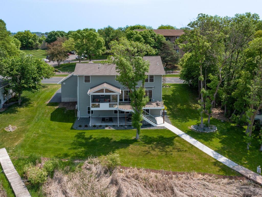 6995 Magda Dr, Maple Grove, MN 55369