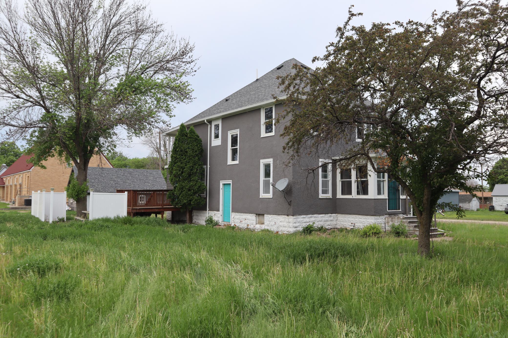 209 Campbell St, Welcome, MN 56181