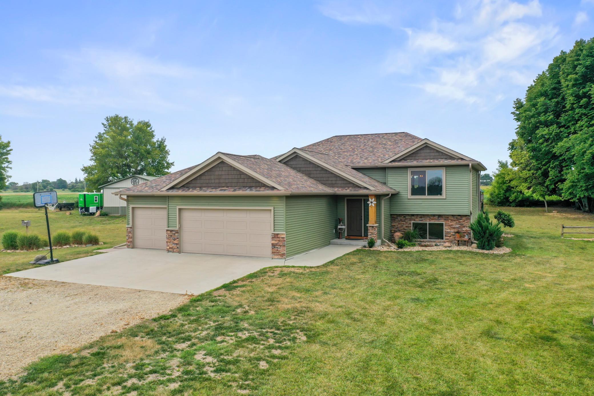 11945 County 3 Rd SW, Stewartville, MN 55976