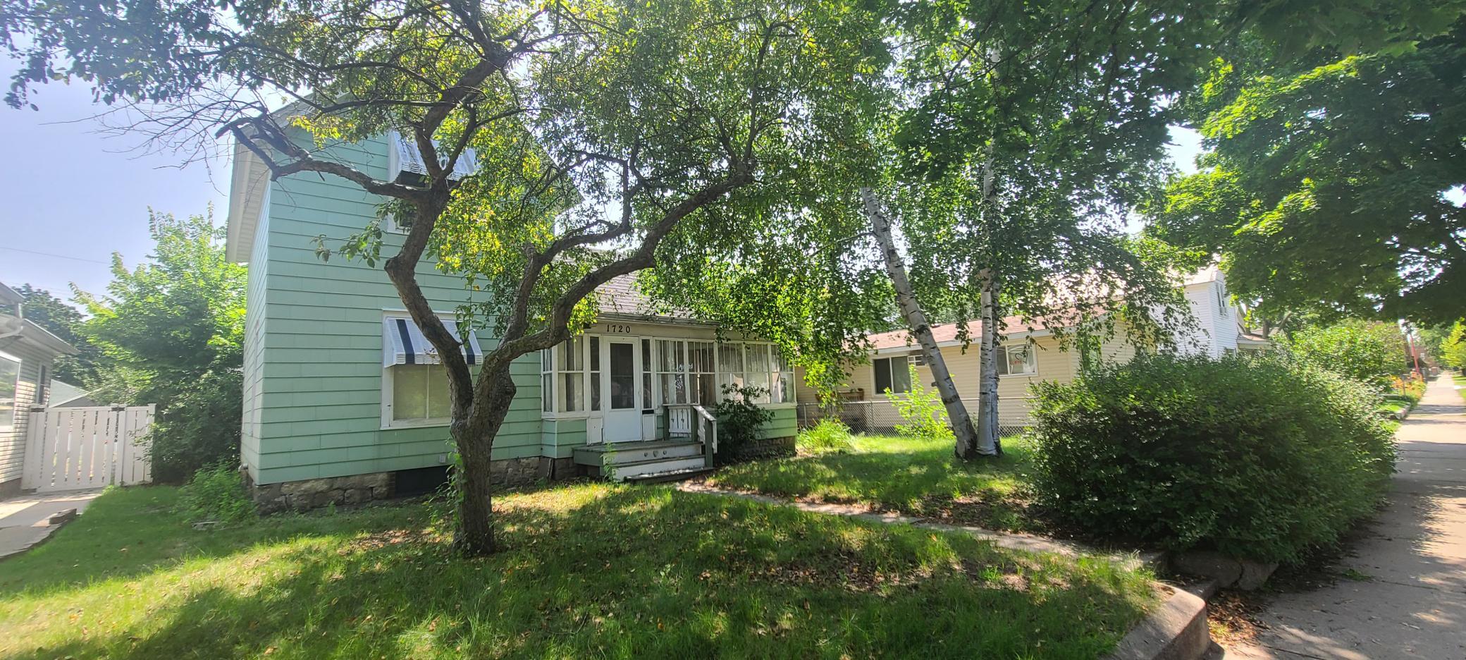 1720 Charles St, La Crosse, WI 54603
