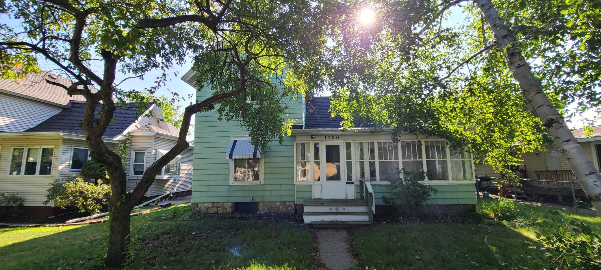 1720 Charles St, La Crosse, WI 54603