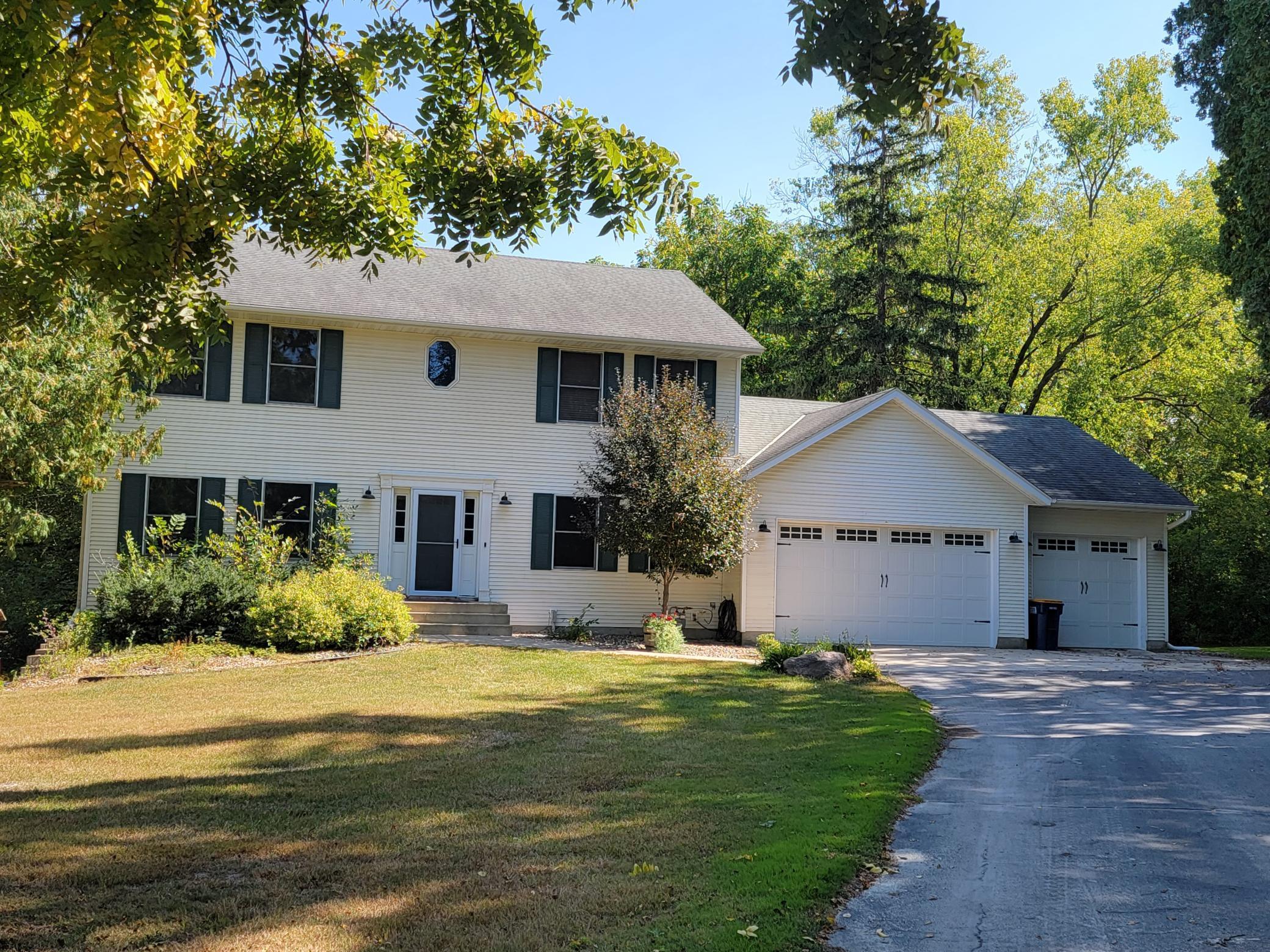 11 Mogren Hill, Kenyon, MN 55946