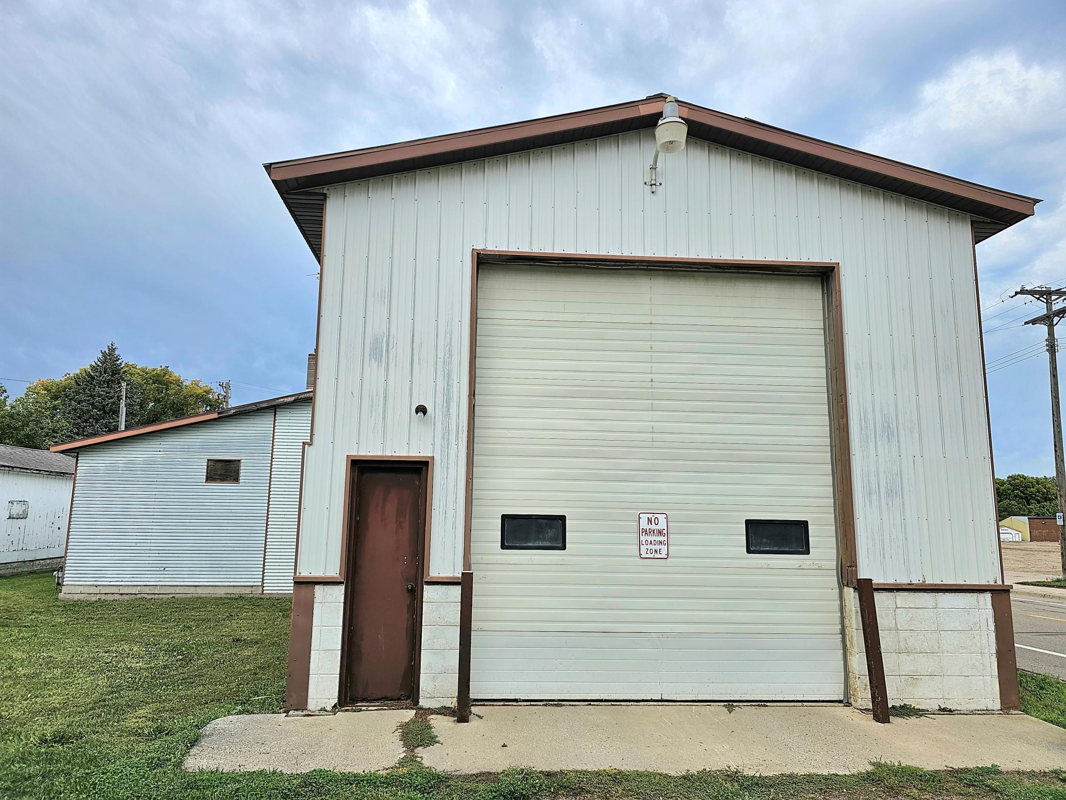 202 Spicer Ave N, Raymond, MN 56282