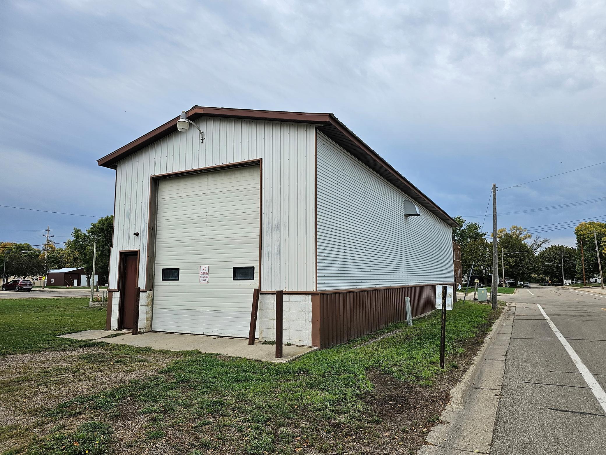 202 Spicer Ave N, Raymond, MN 56282