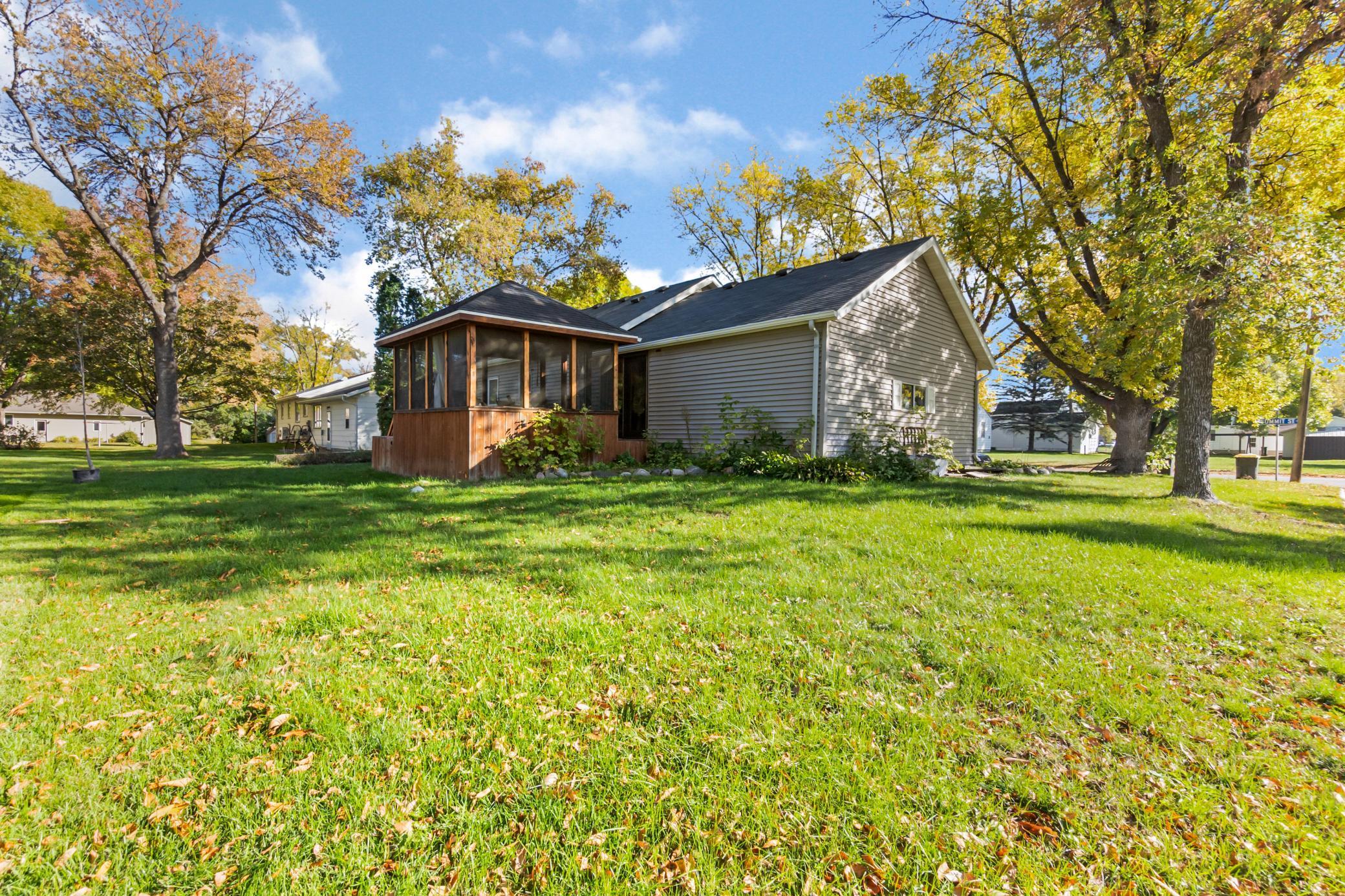 201 Summit St, Prinsburg, MN 56281