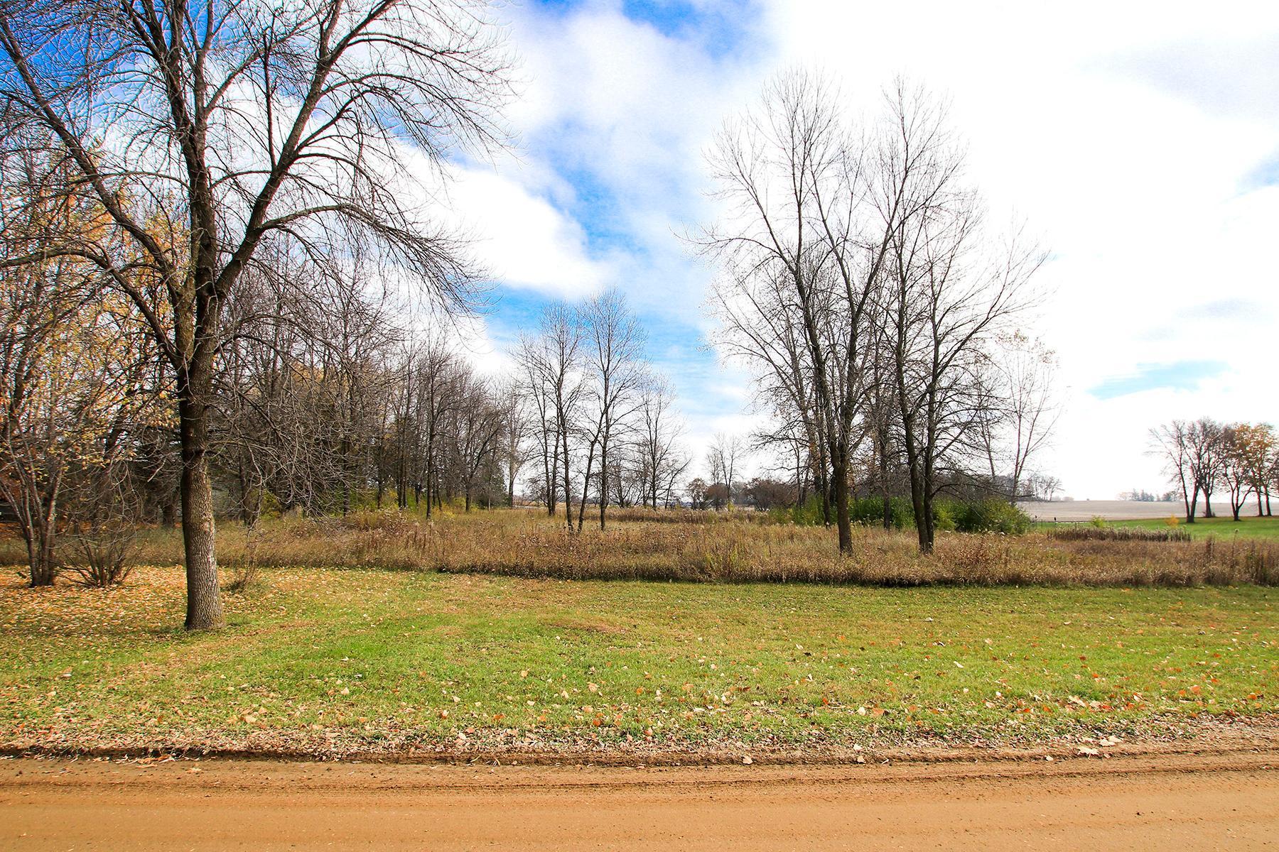 000 Kale Dr, Silver Lake, MN 55381