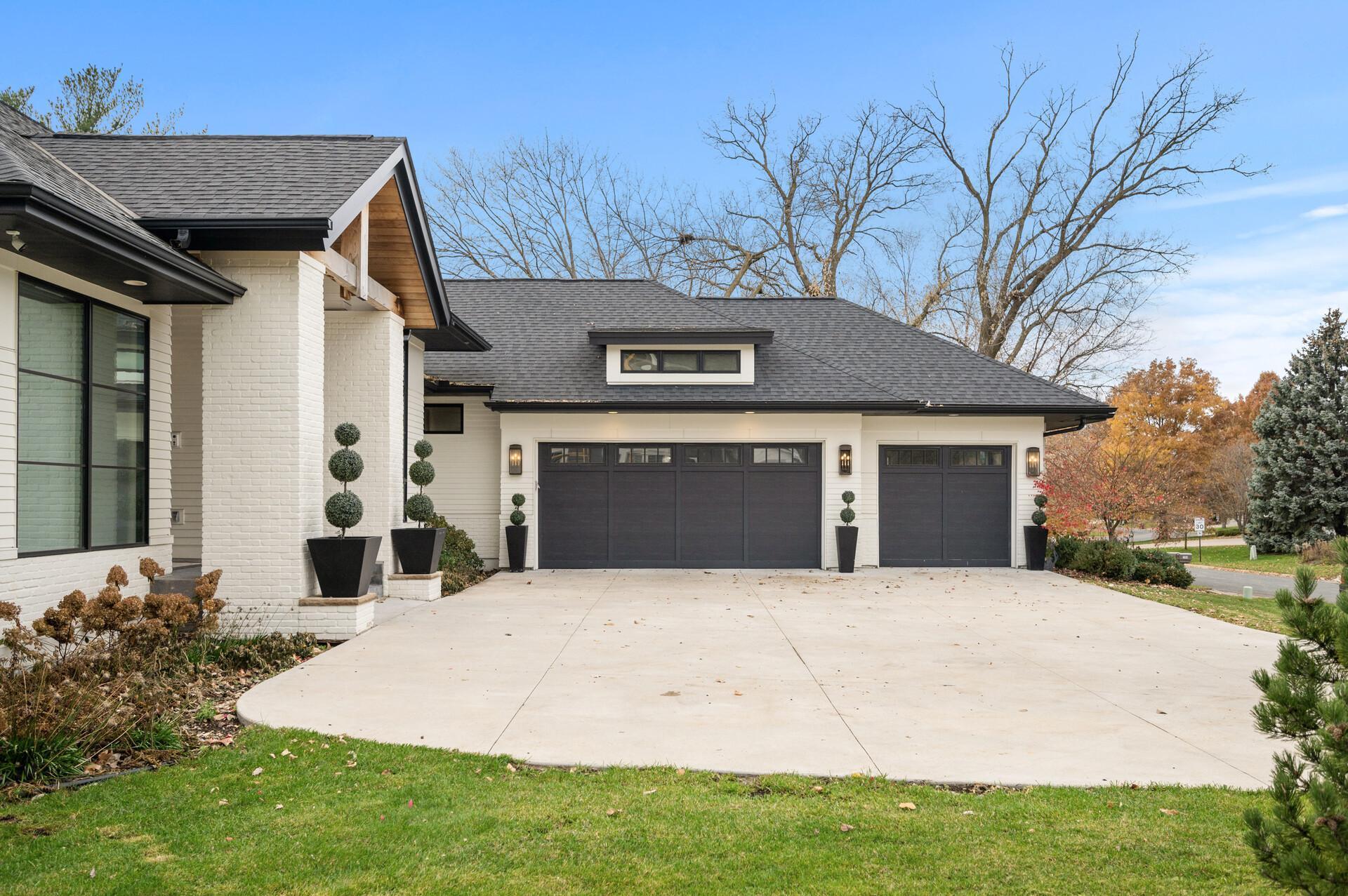 700 Evergreen Knolls, Mendota Heights, MN 55118
