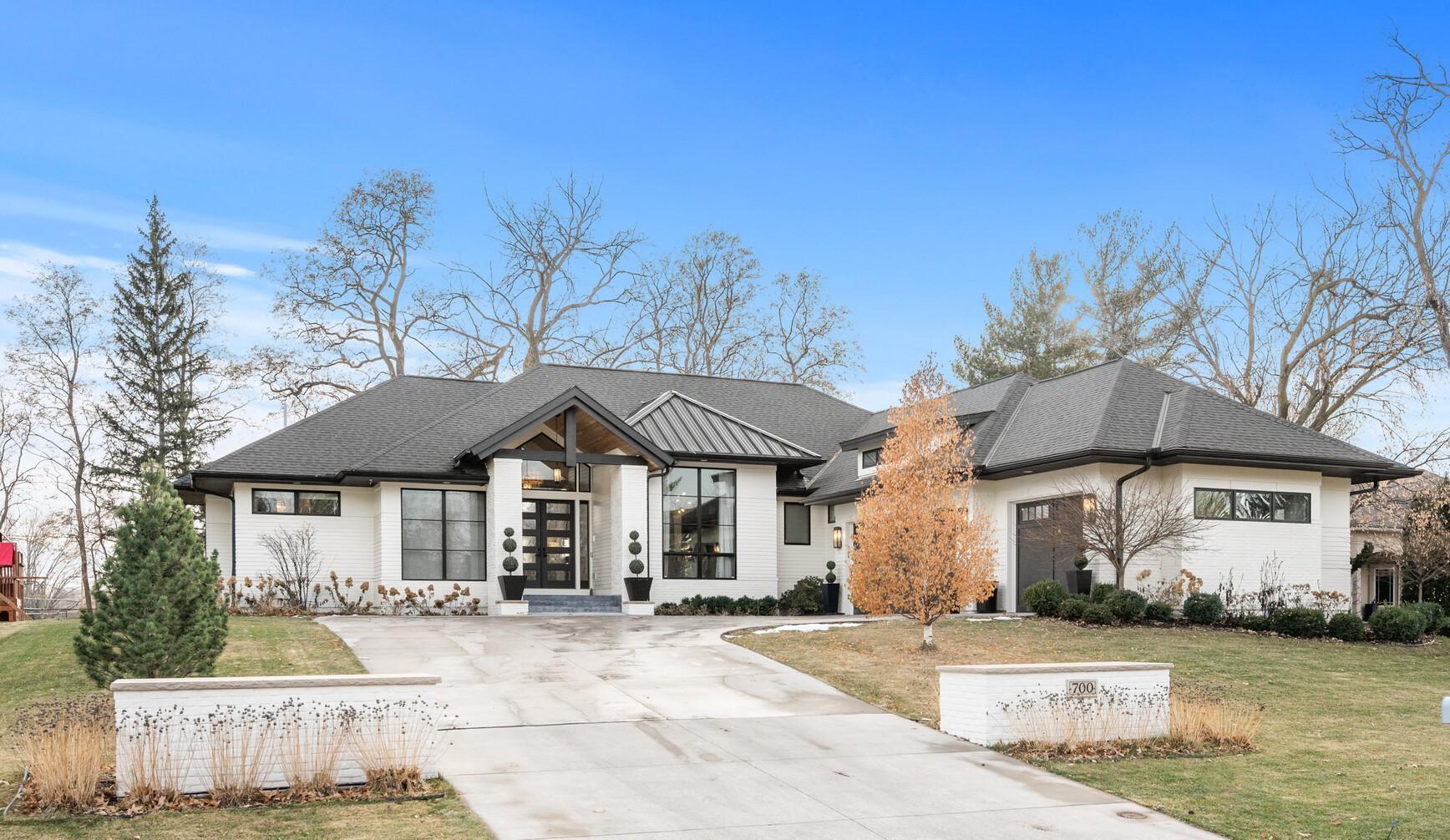 700 Evergreen Knolls, Mendota Heights, MN 55118