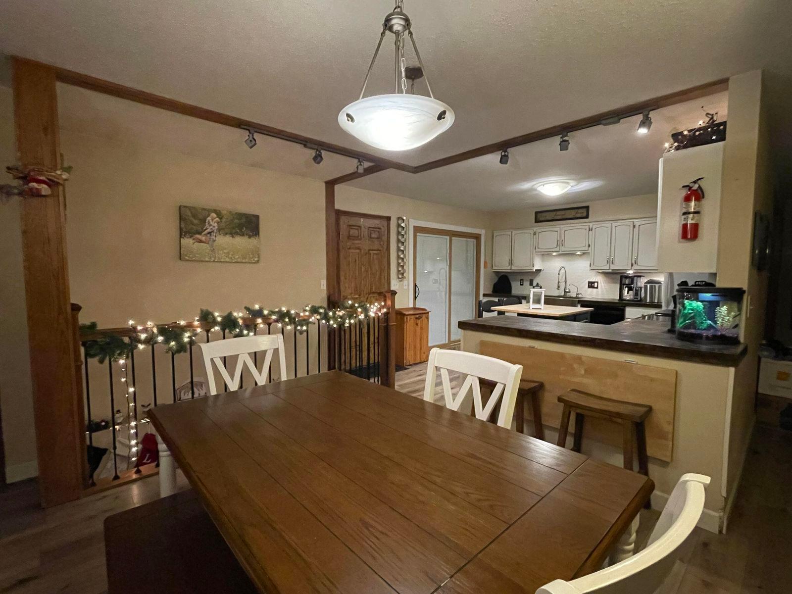 145 Bluffview Dr, Dakota, MN 55925
