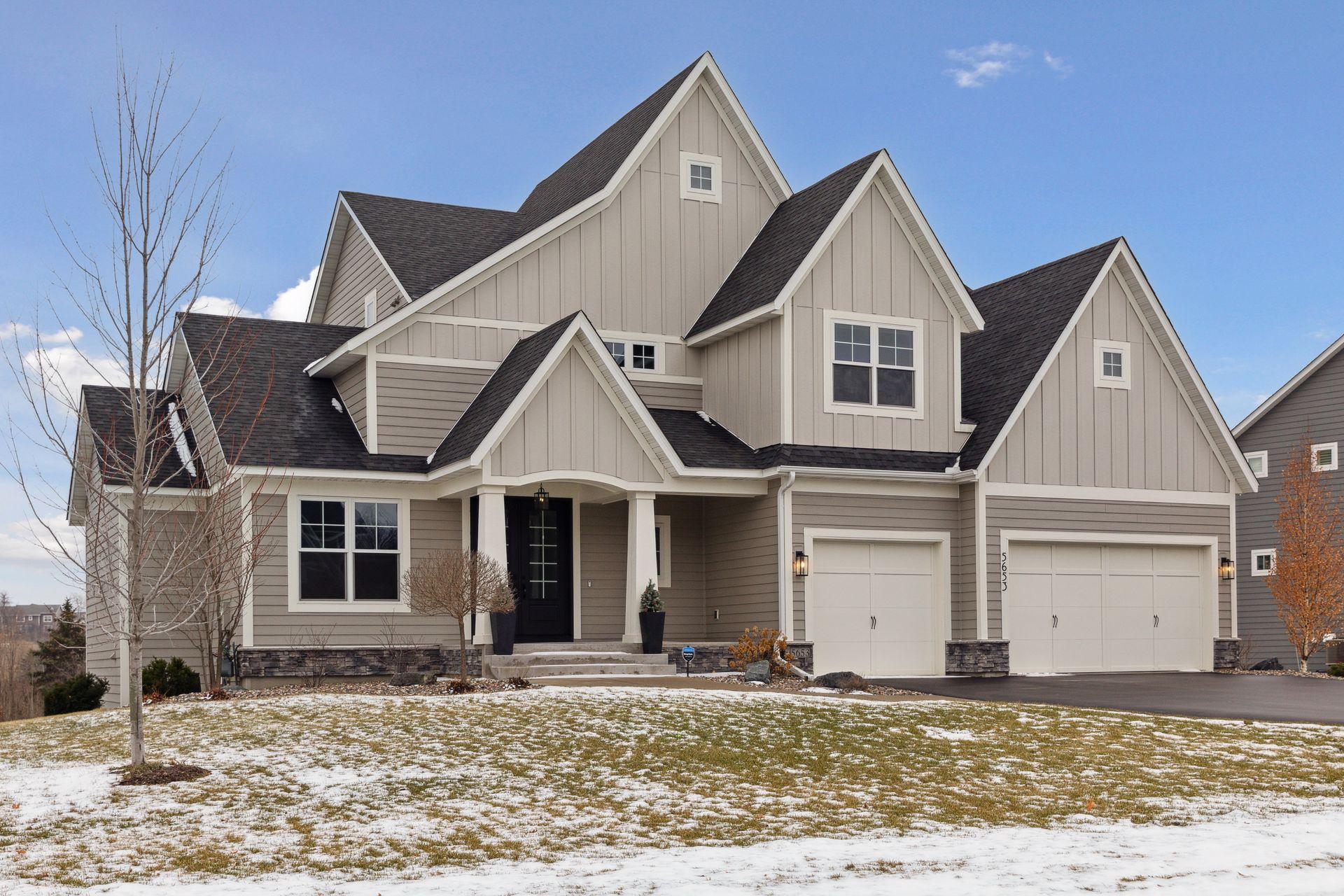 5653 Garden Dr, Woodbury, MN 55129