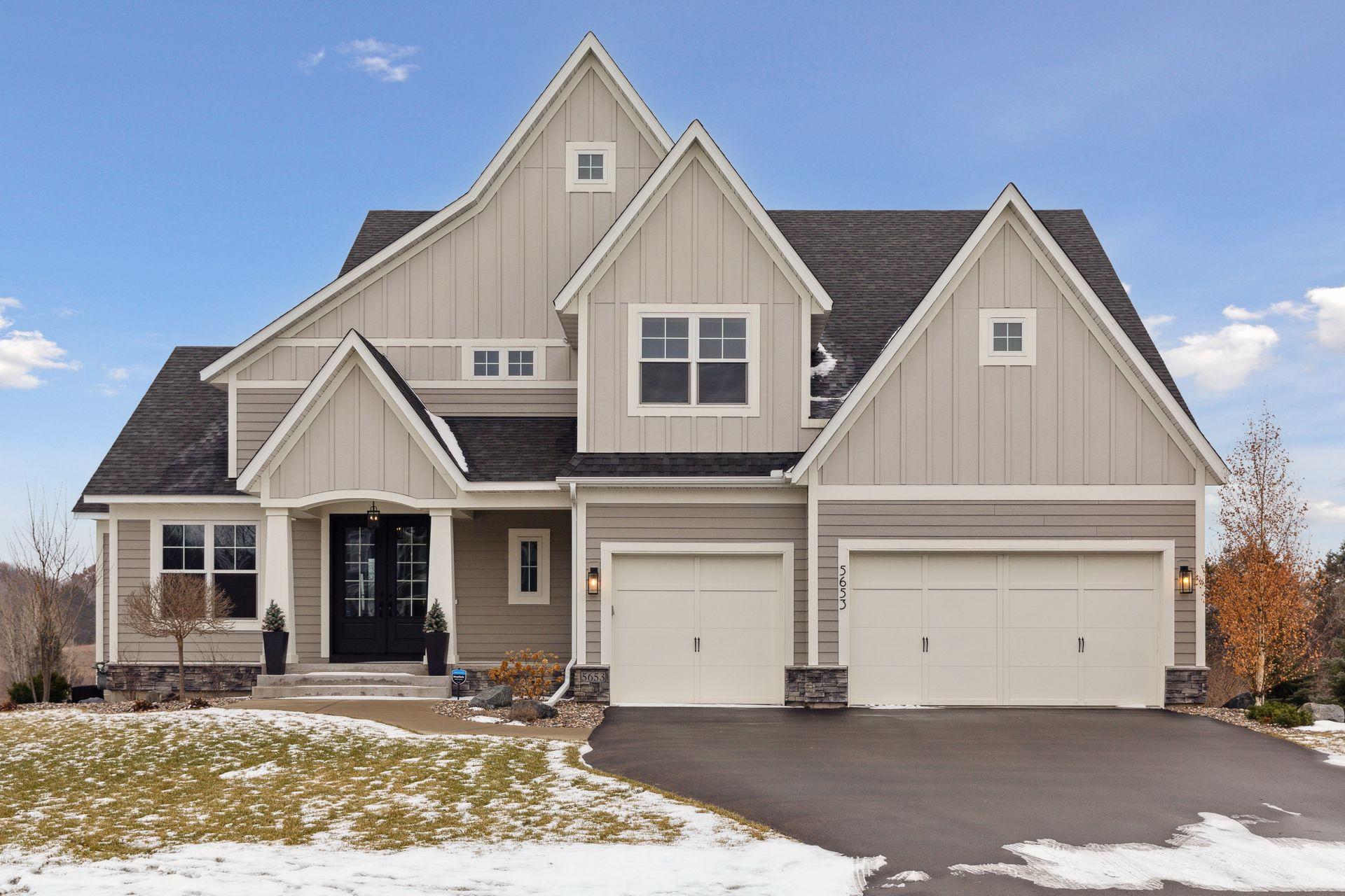 5653 Garden Dr, Woodbury, MN 55129