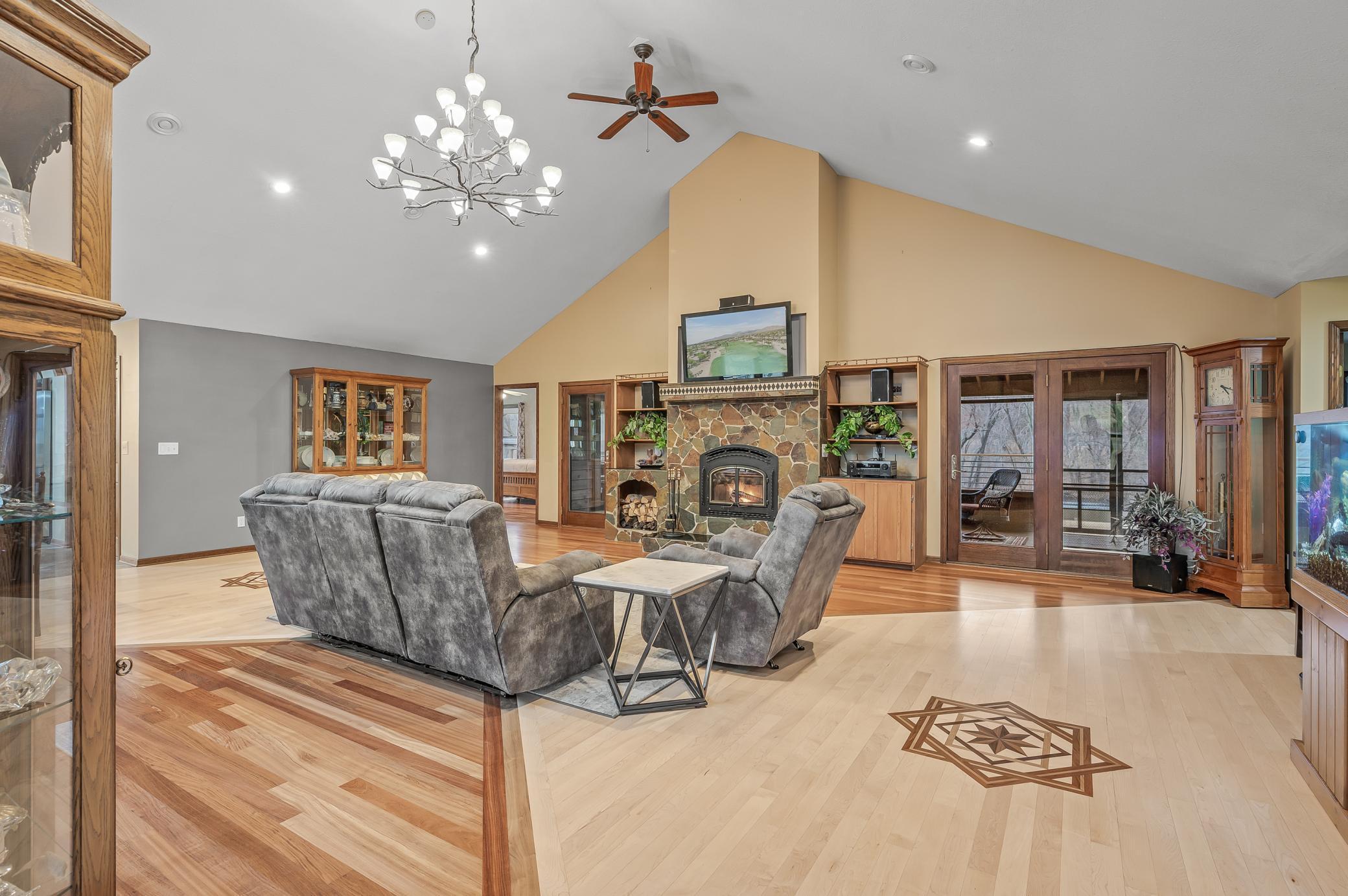 7624 Woodland Trl, Rockford, MN 55373