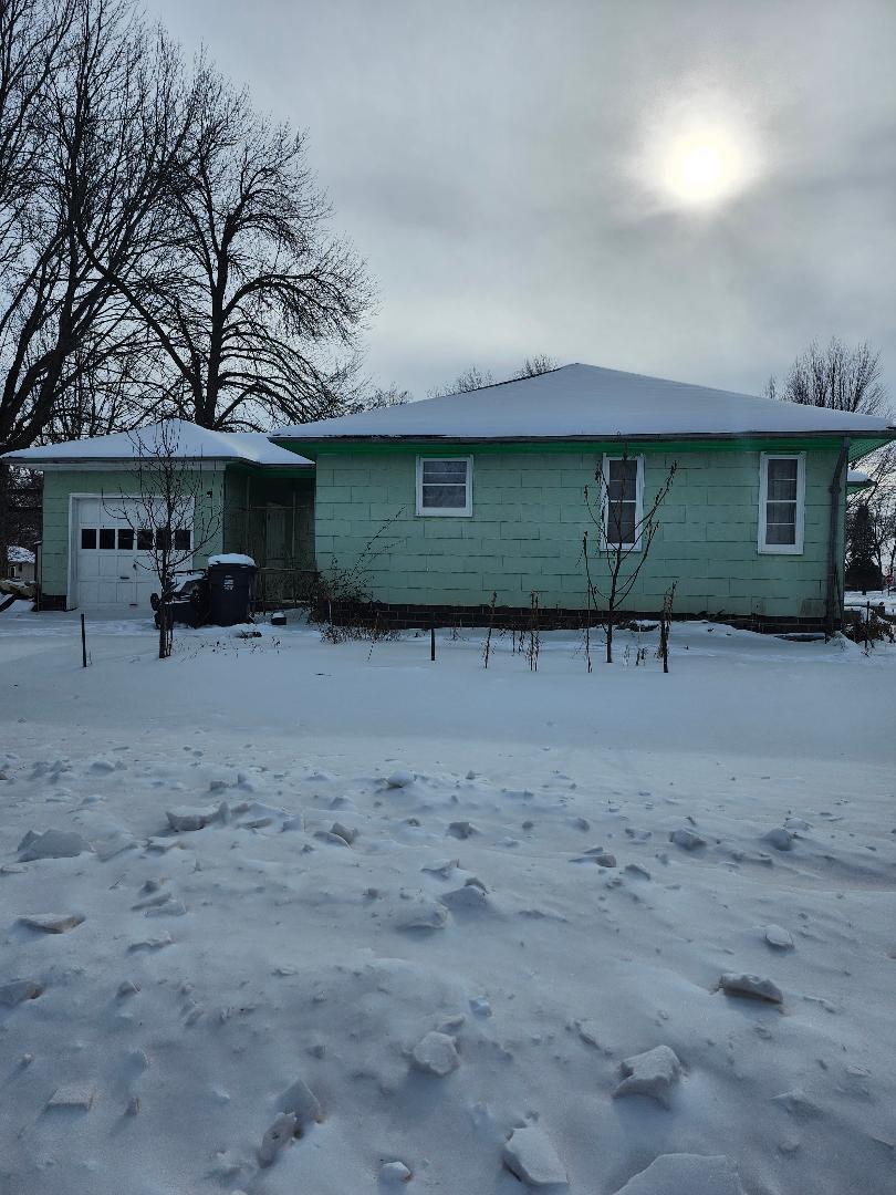 500 5th St, Walnut Grove, MN 56180