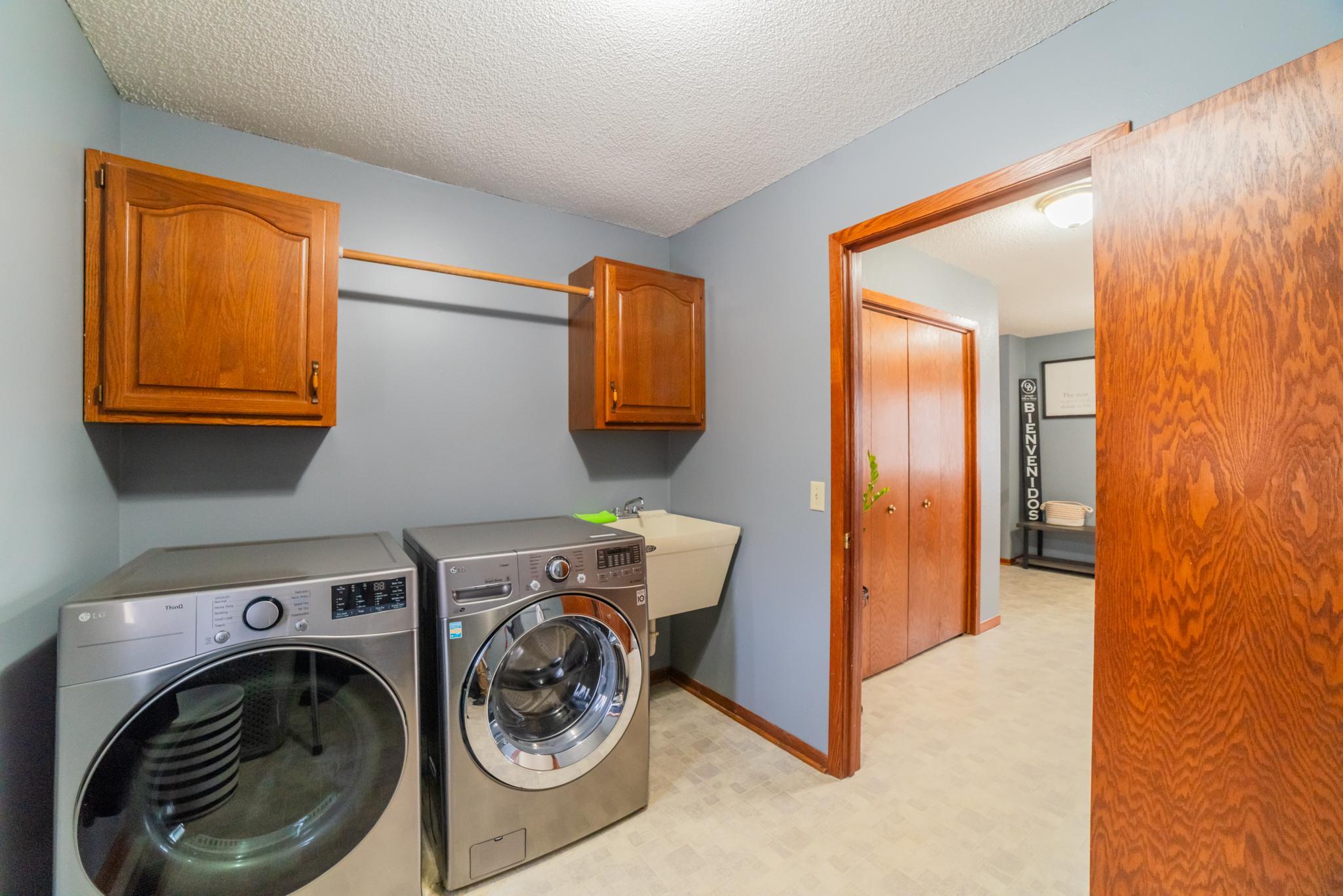 313 E Mill Rd, Gibbon, MN 55335