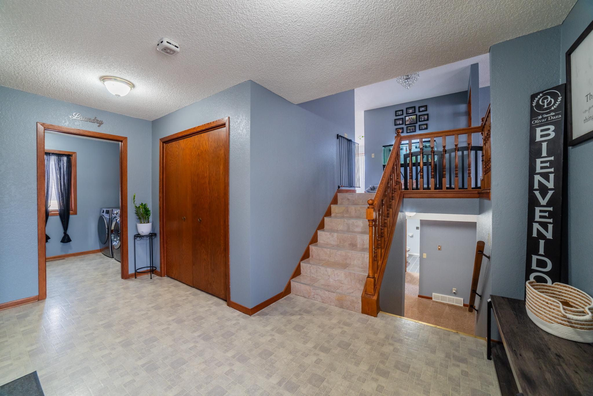 313 E Mill Rd, Gibbon, MN 55335