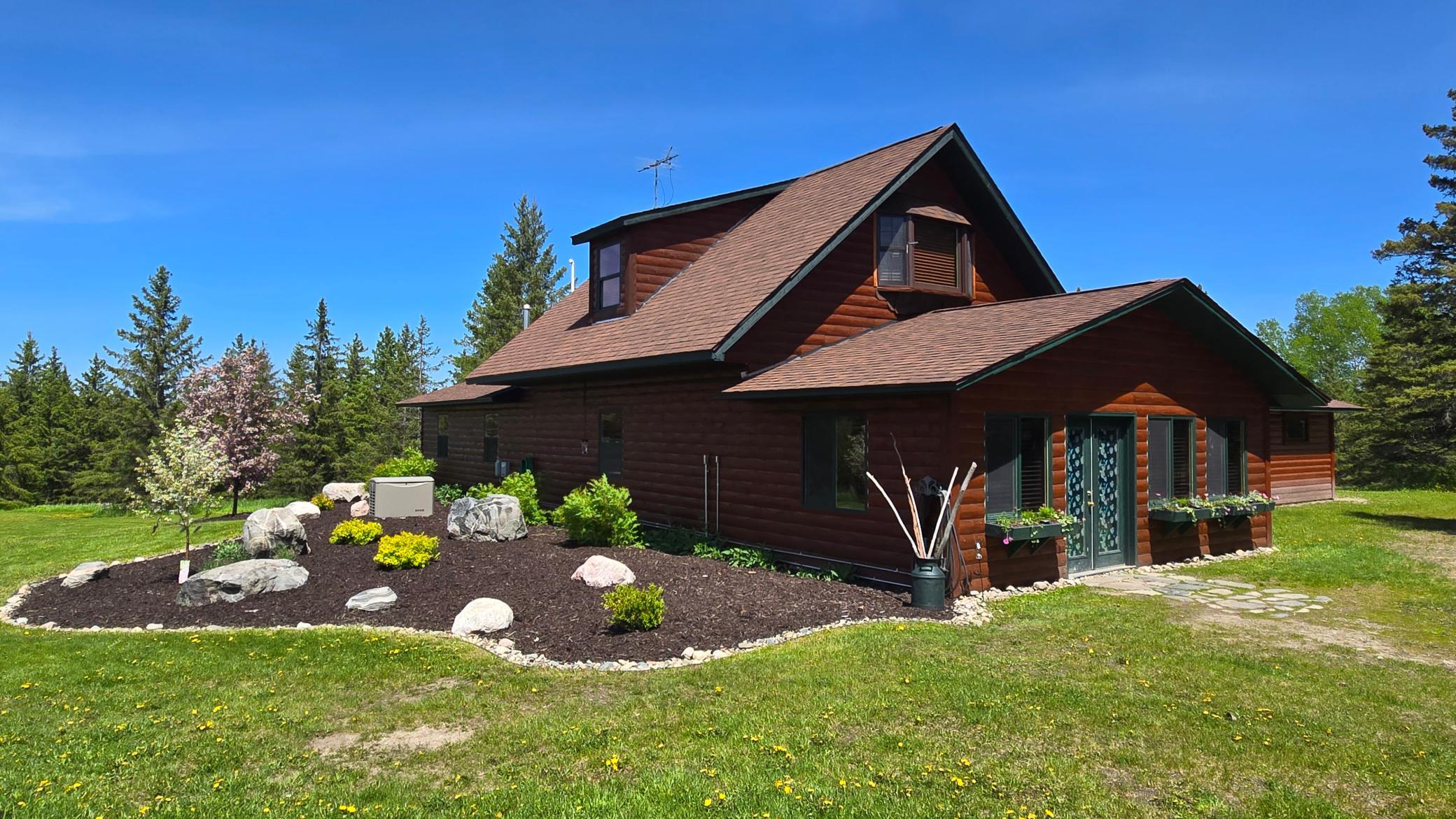 10998 Leathers Rd, Orr, MN 55771