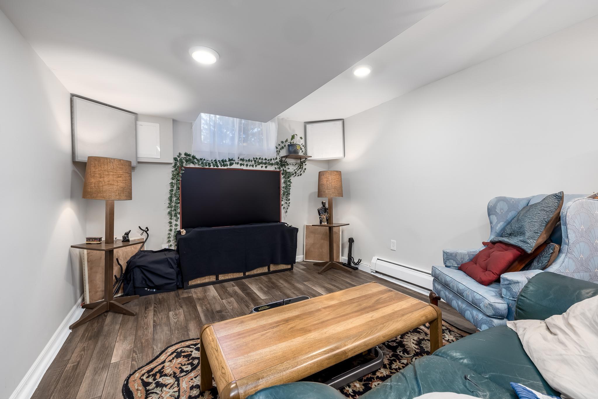 715 W 37th St, Minneapolis, MN 55409