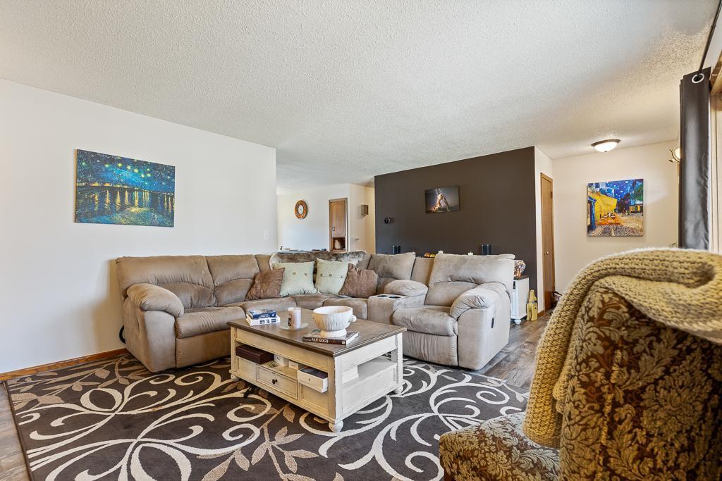 121 E Center St, Edgerton, MN 56128